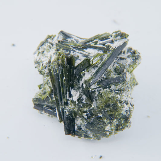 Epidote Specimen with Calcite Grade A Pakistan 28g - Luna Panther