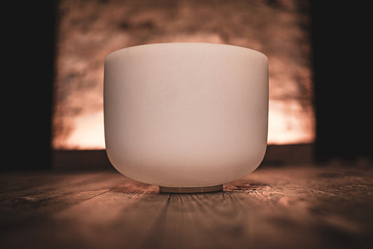 MEINL Sonic Energy White-Frosted Crystal Singing Bowl 10" - D4/Sacral Chakra/432 Hz detail view 2 at Luna Panther alternate view