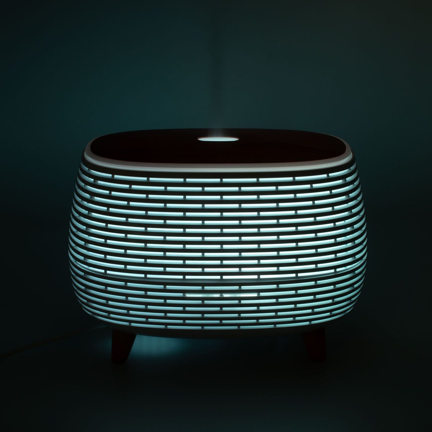 Futuristic Ribbed Aroma Diffuser with Colour - Changing Light - Luna Panther