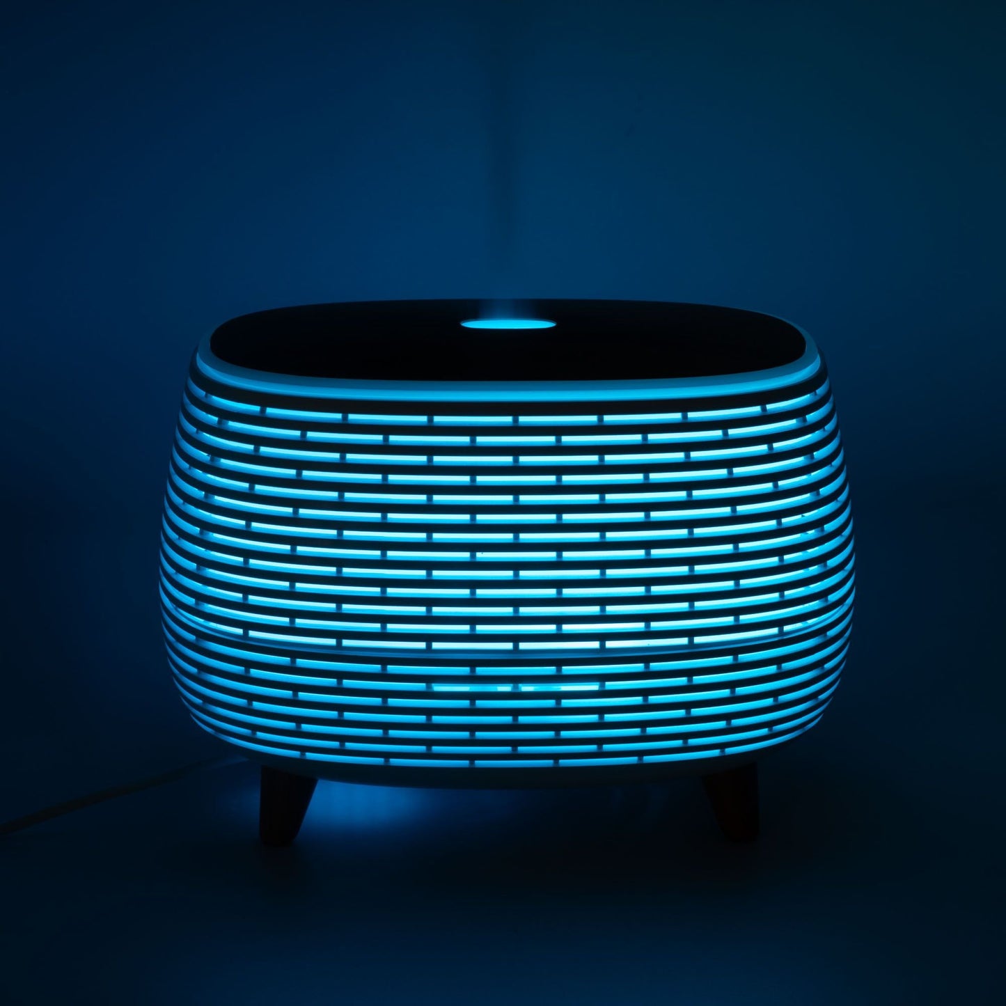 Futuristic Ribbed Aroma Diffuser with Colour - Changing Light - Luna Panther