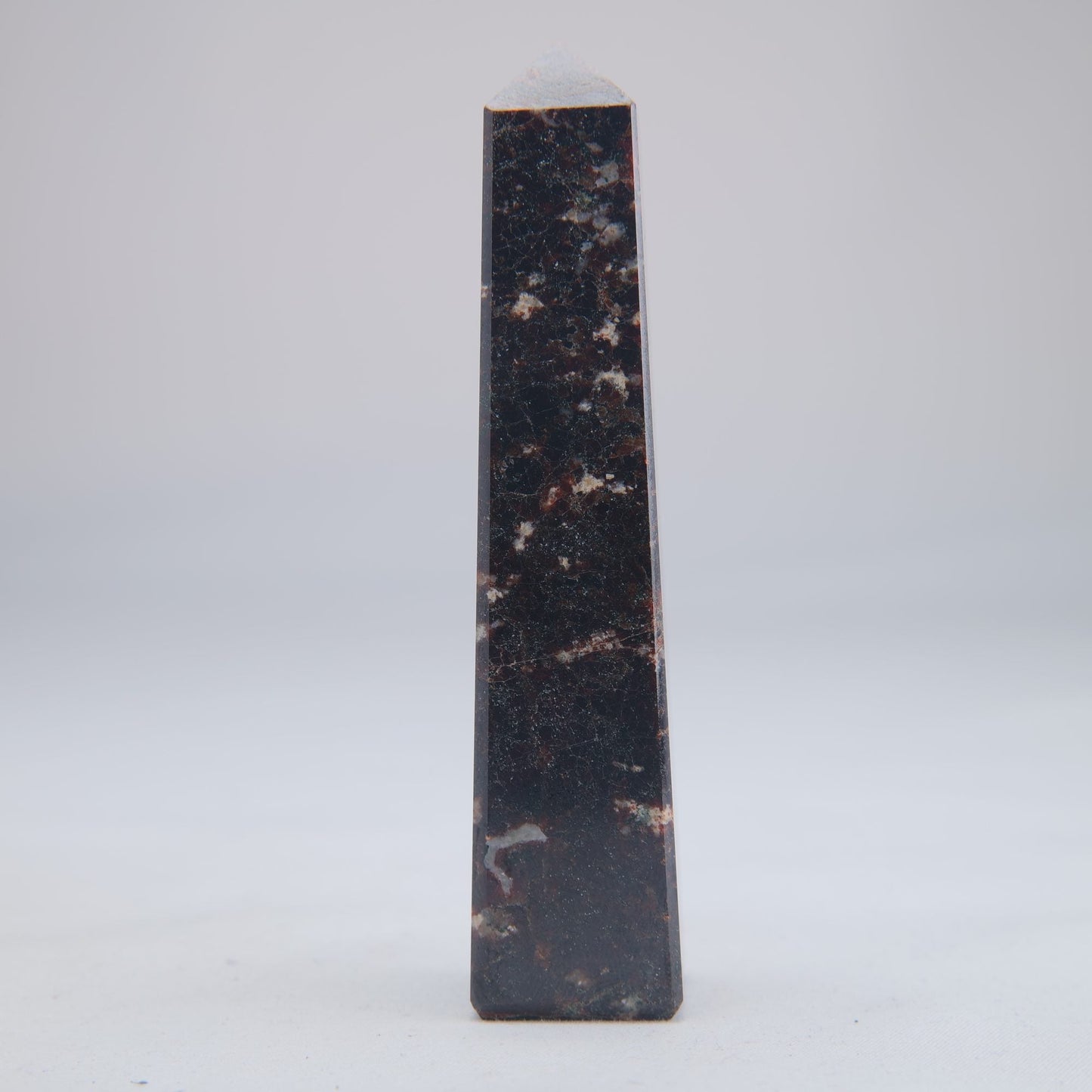 Garnet Crystal Tower 116g - Luna Panther