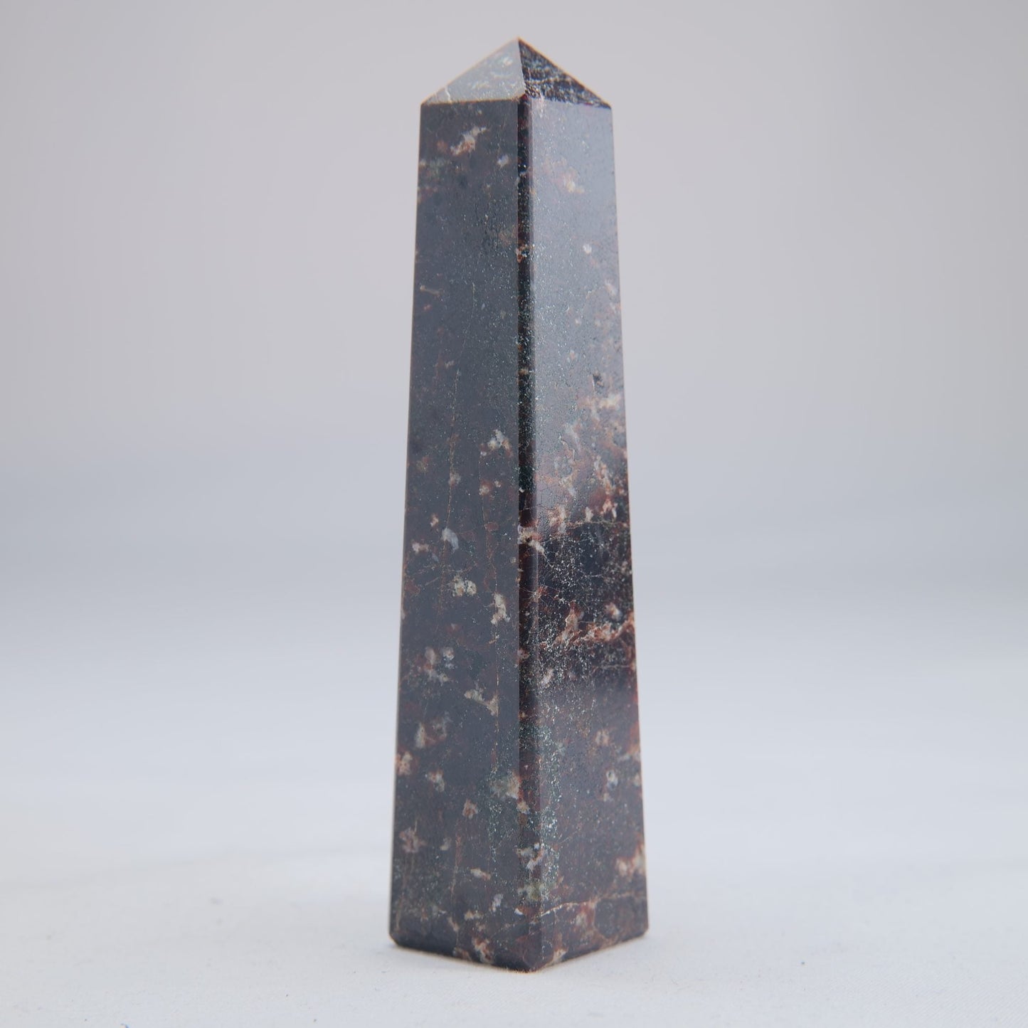 Garnet Crystal Tower 116g - Luna Panther