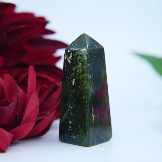 Green Transparent Serpentine Tower — 56g (Pakistan) - Luna Panther
