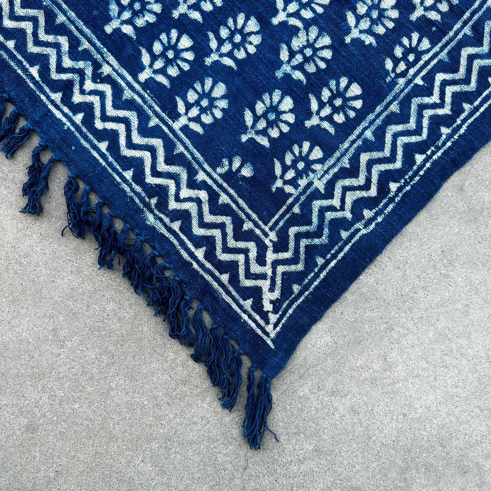 Handmade Indigo Throw - 170x120cm - Chhota Flower - Luna Panther