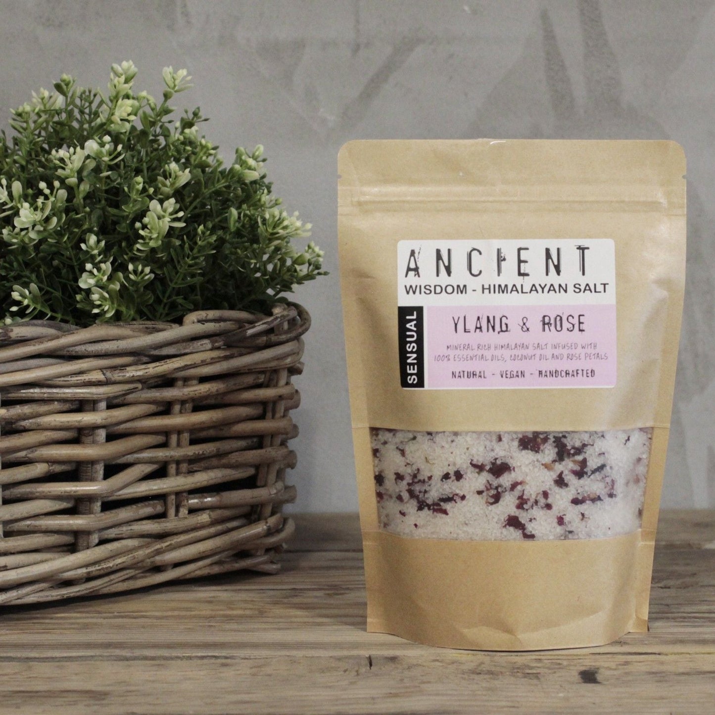 Himalayan Bath Salt Blend 500g - Sensual detail view 2 at Luna Panther