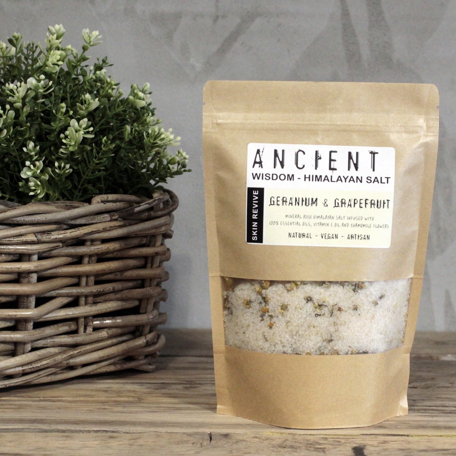 Himalayan Bath Salt Blend 500g - Skin Revive detail view 2 at Luna Panther
