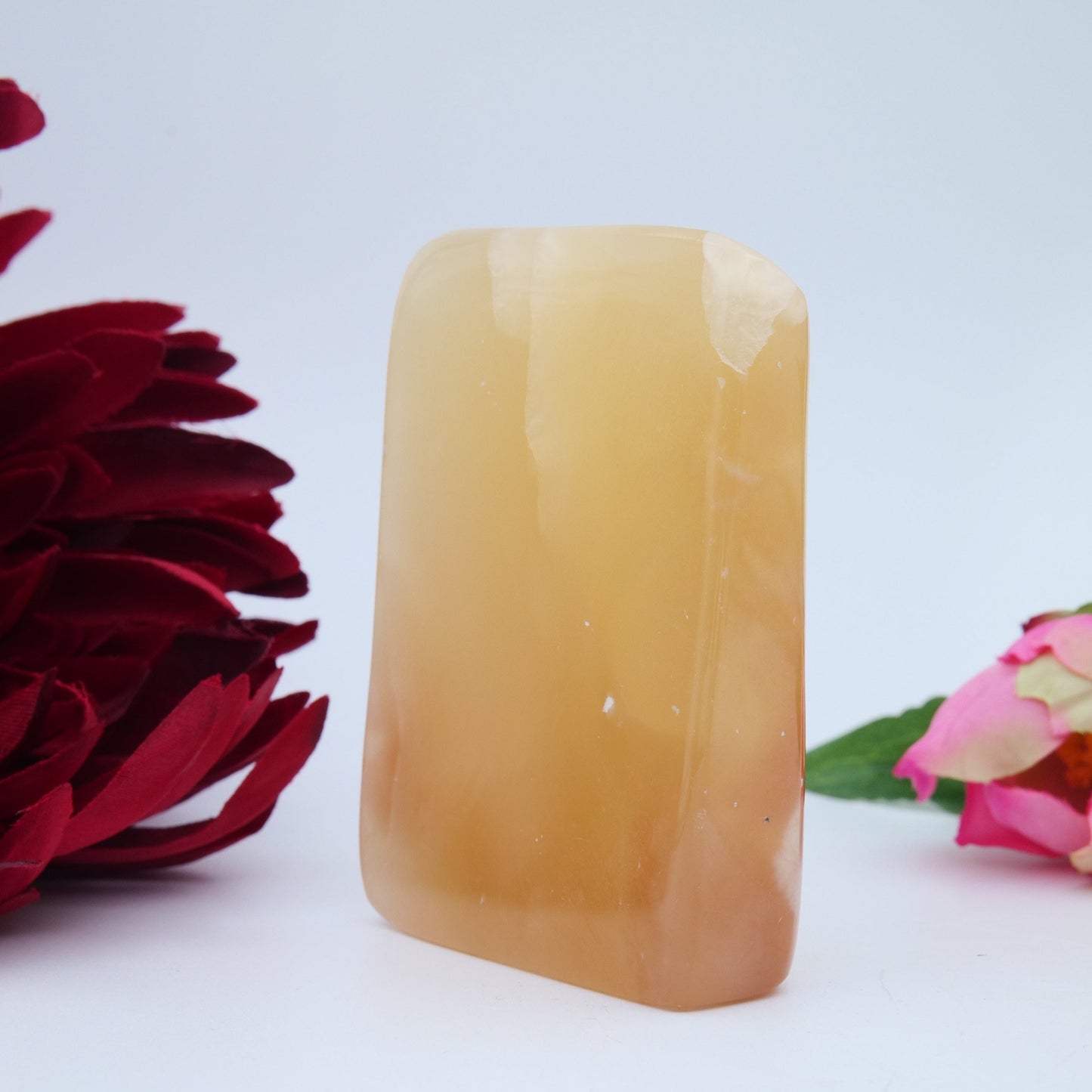 Honey Calcite — 304 g - Luna Panther