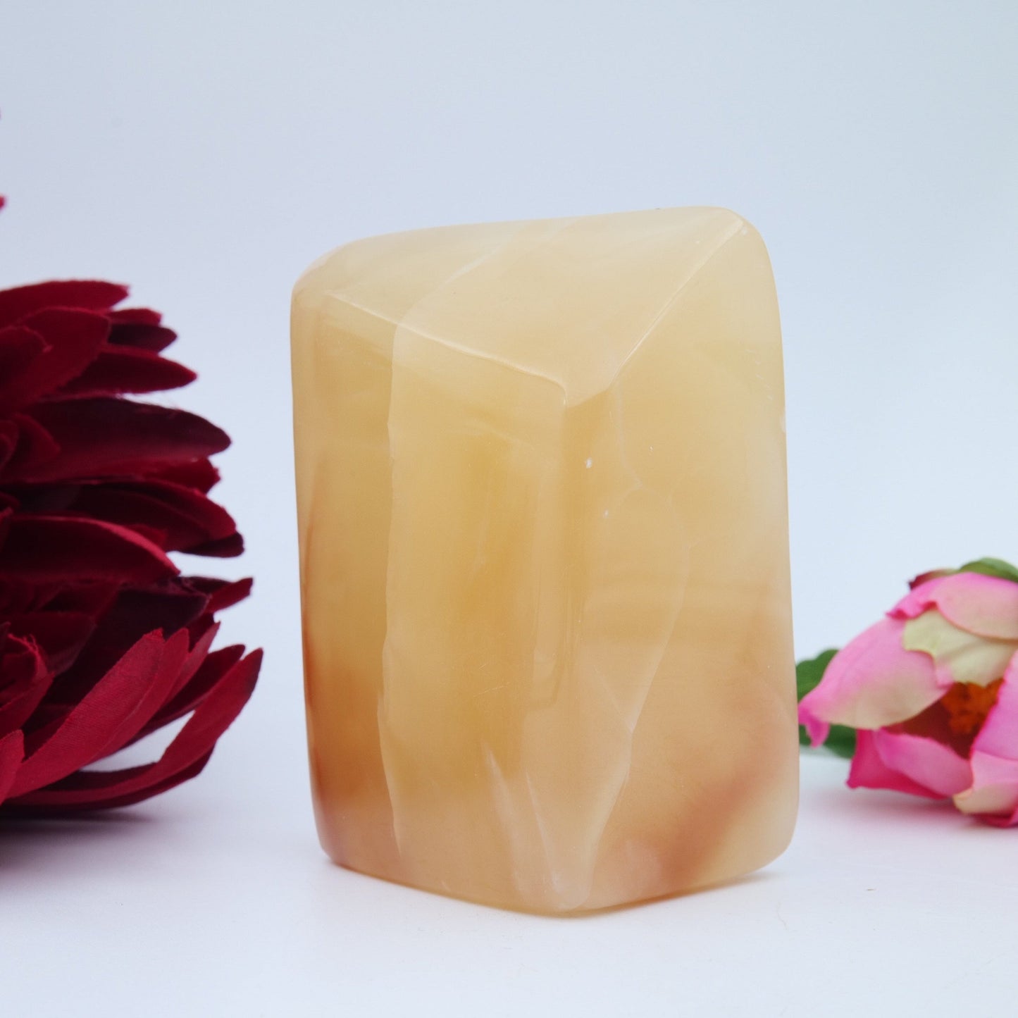 Honey Calcite — 304 g - Luna Panther