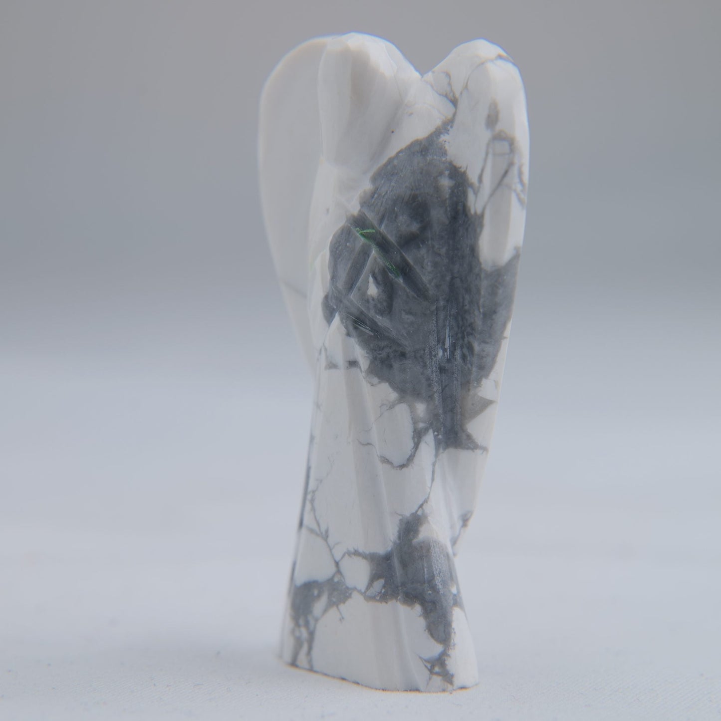 Howlite Angel Carving 27g 52mm - Luna Panther