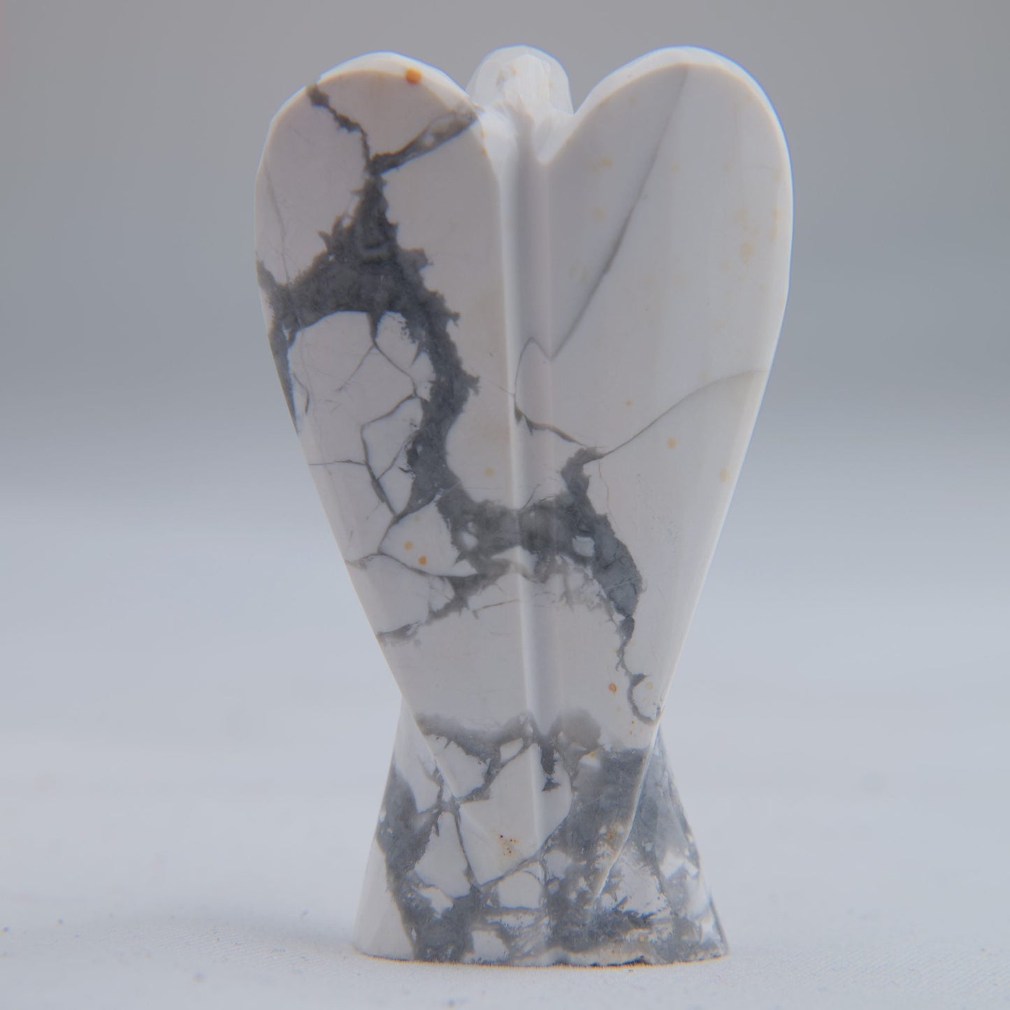 Howlite Angel Carving 27g 52mm - Luna Panther