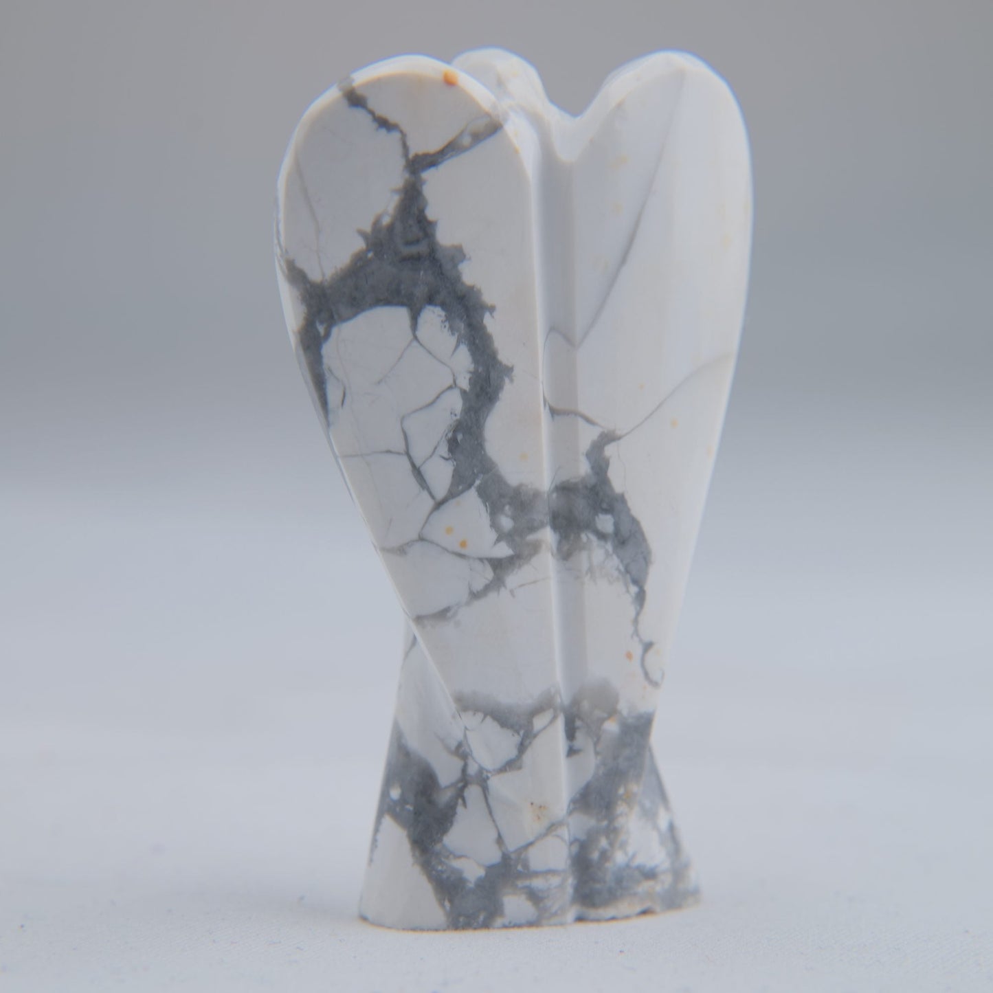 Howlite Angel Carving 27g 52mm - Luna Panther