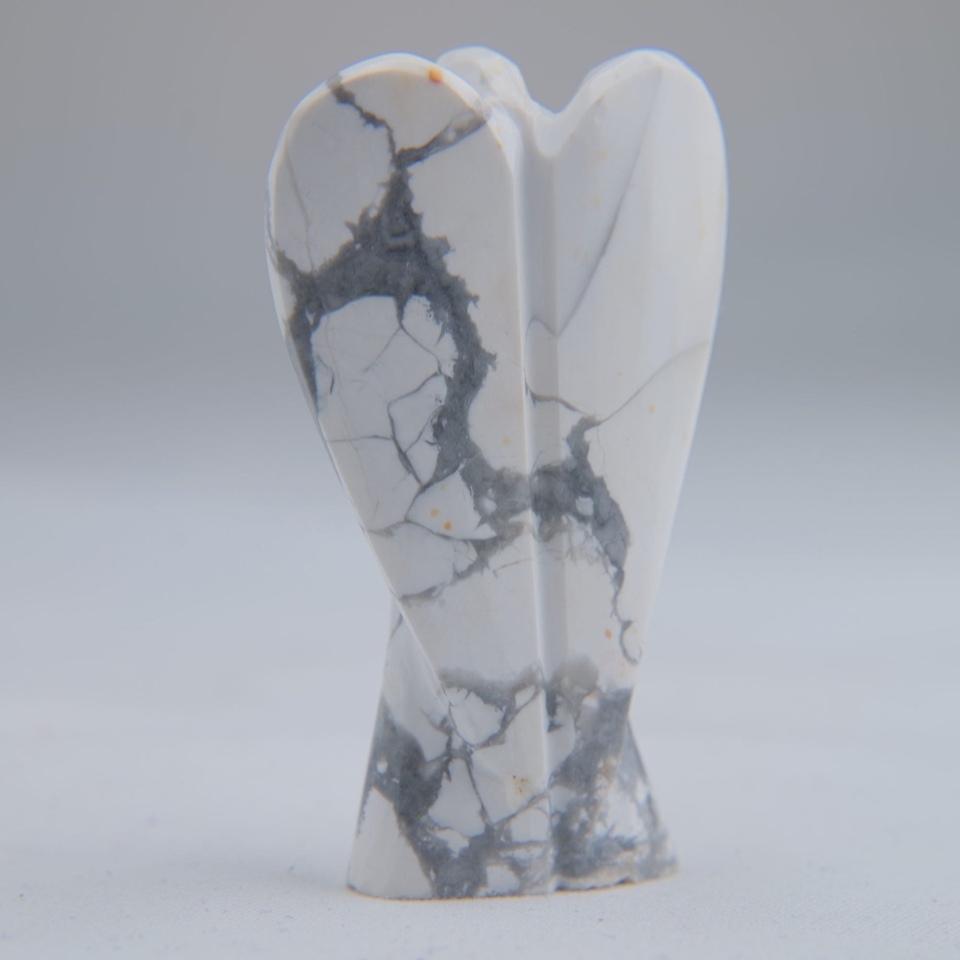 Howlite Angel Carving 27g 52mm - Luna Panther