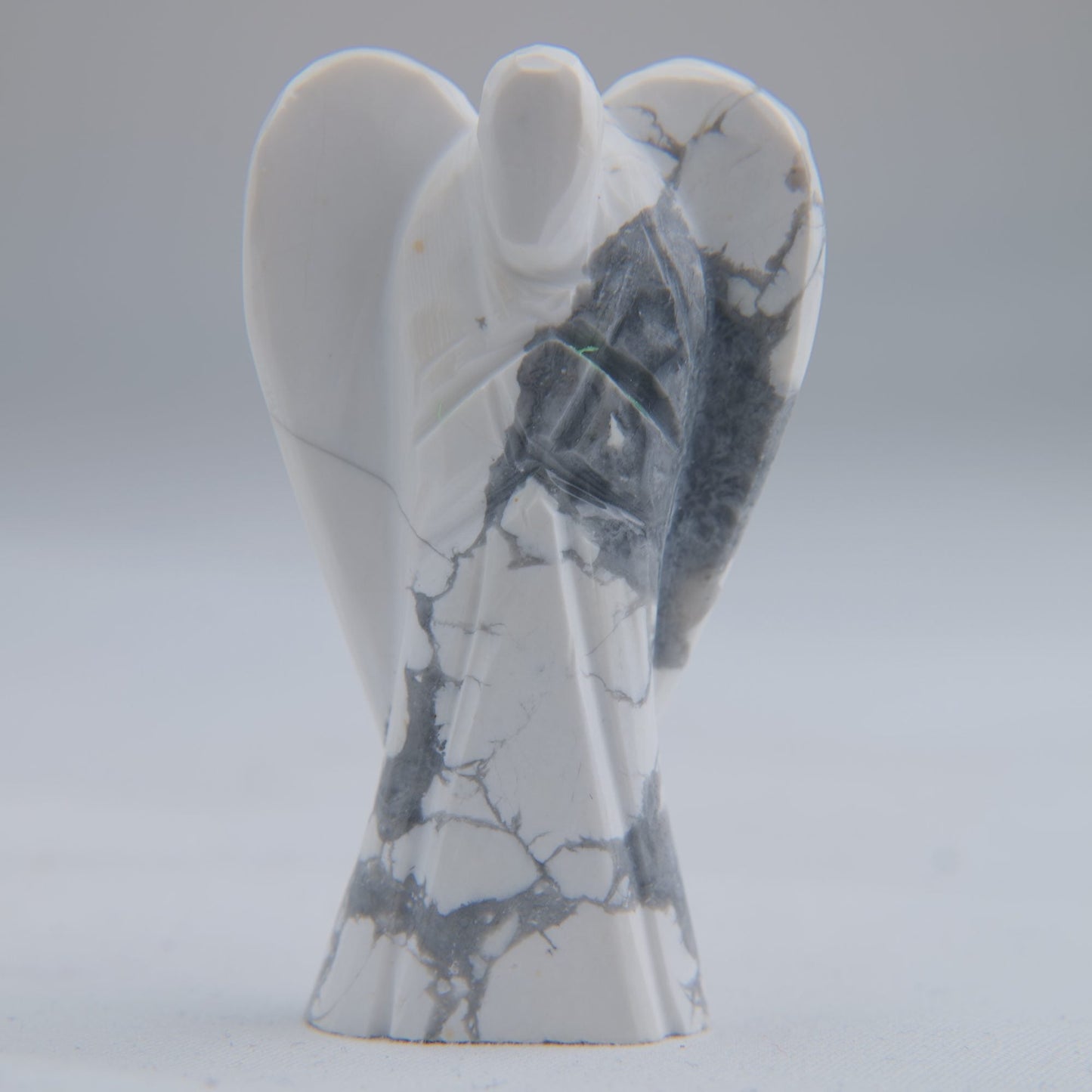 Howlite Angel Carving 27g 52mm - Luna Panther
