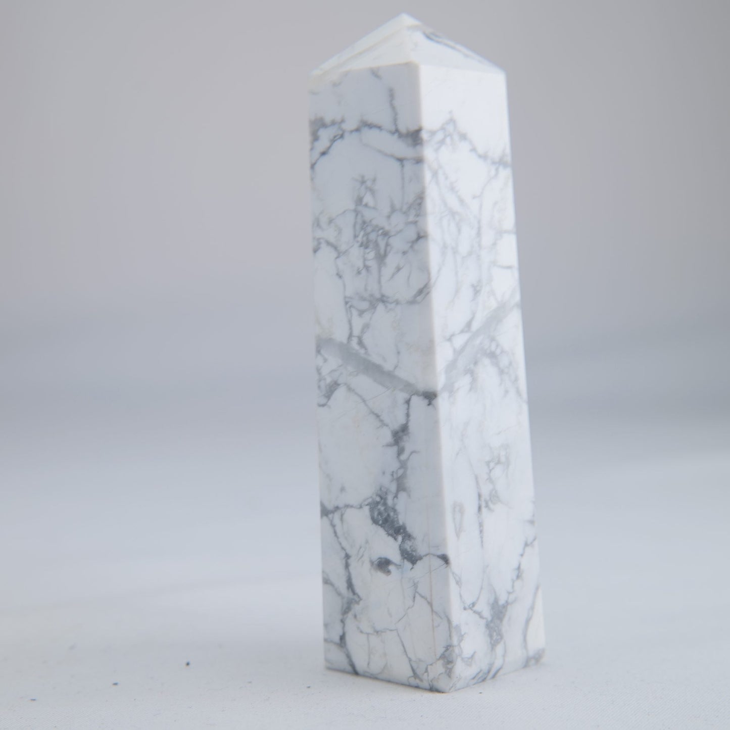 Howlite Crystal Tower 161g - Luna Panther