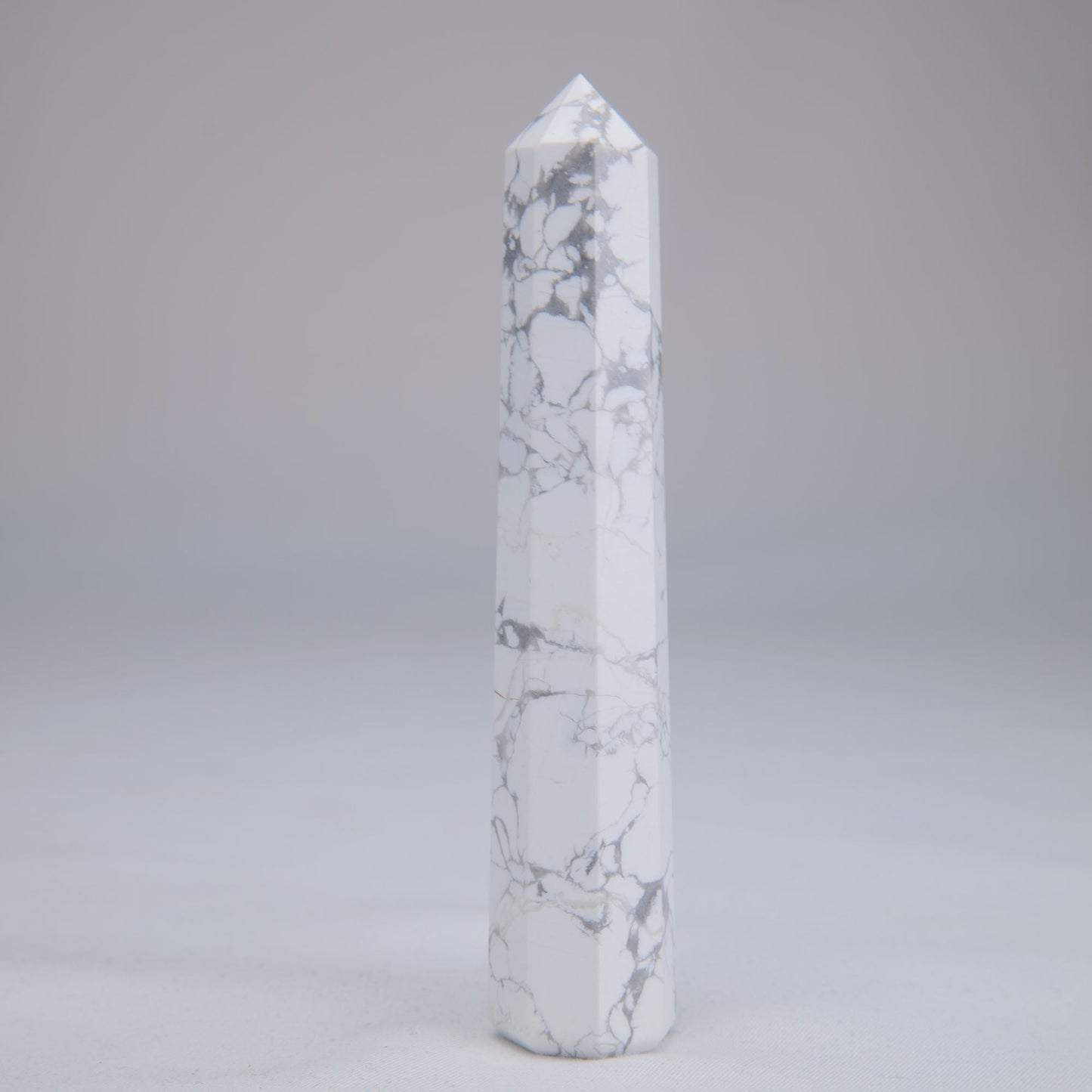 Howlite Point 107mm 75g - Luna Panther