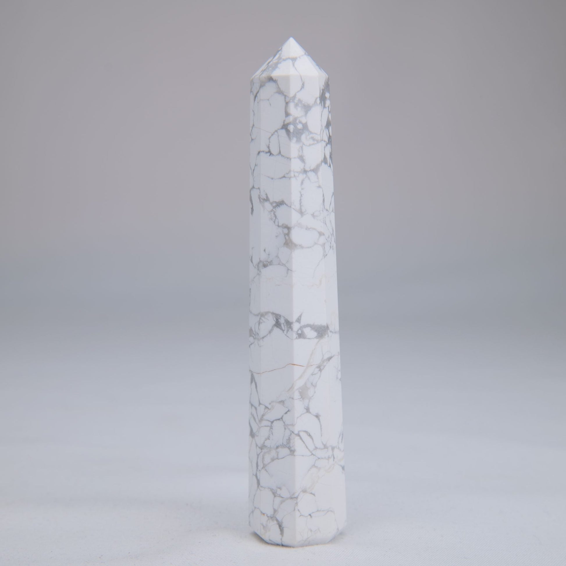 Howlite Point 107mm 75g - Luna Panther