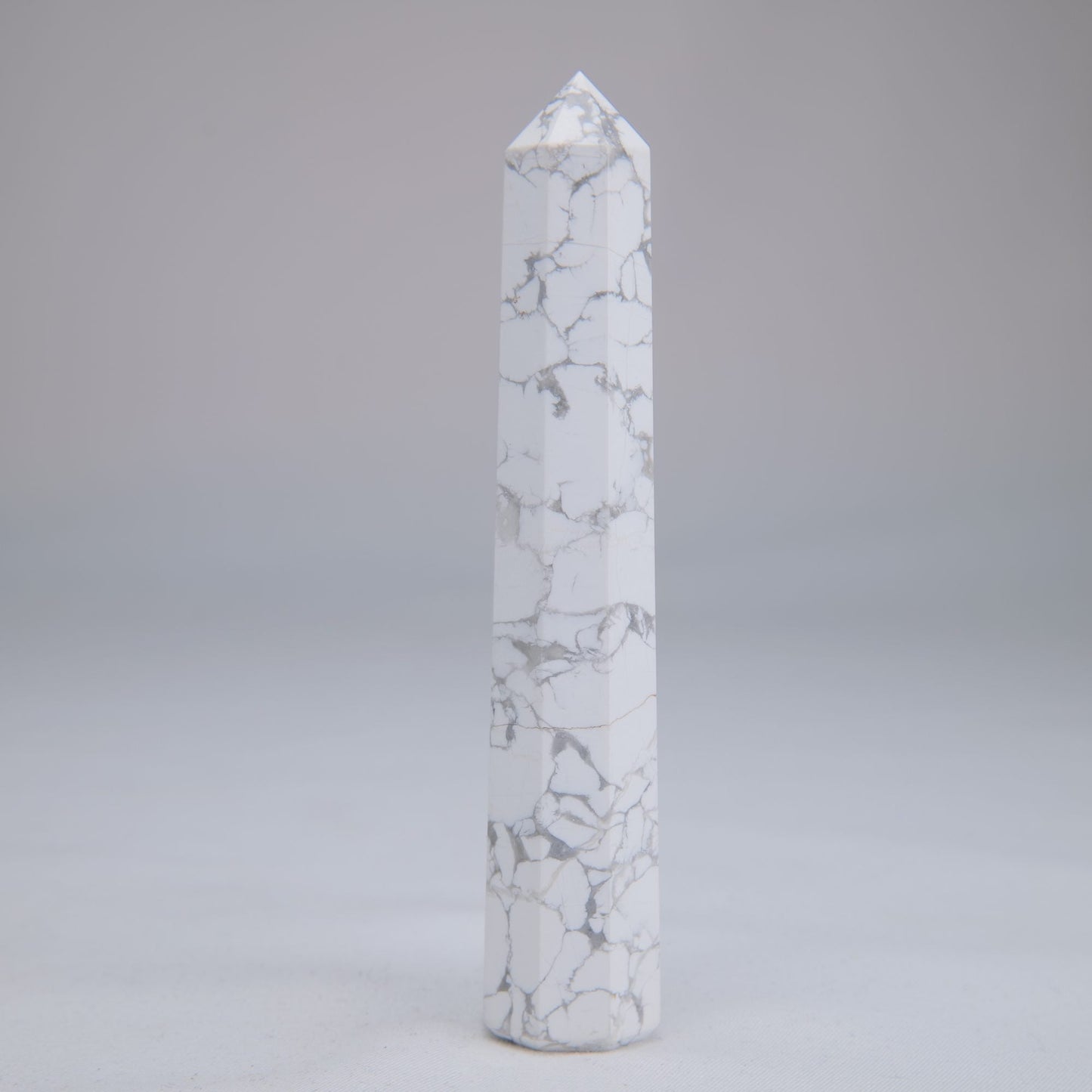 Howlite Point 107mm 75g - Luna Panther