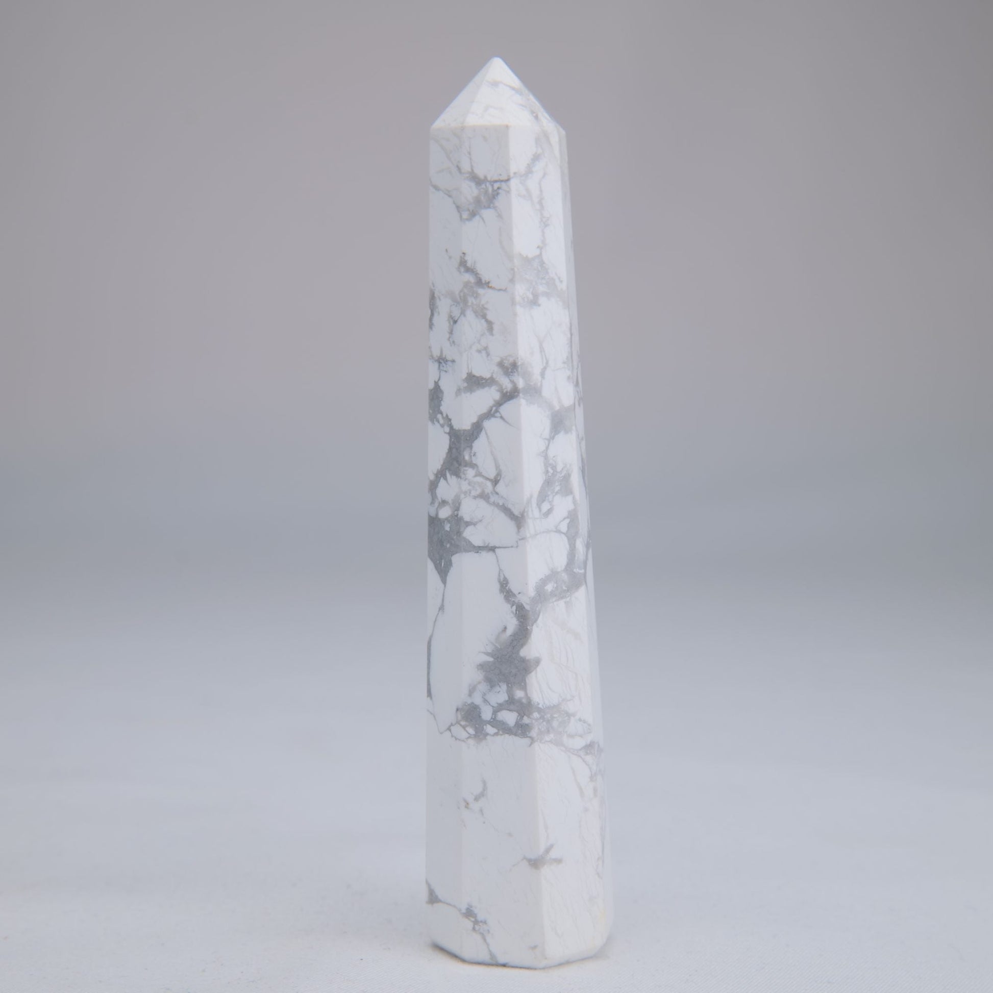Howlite Point 107mm 85g - Luna Panther