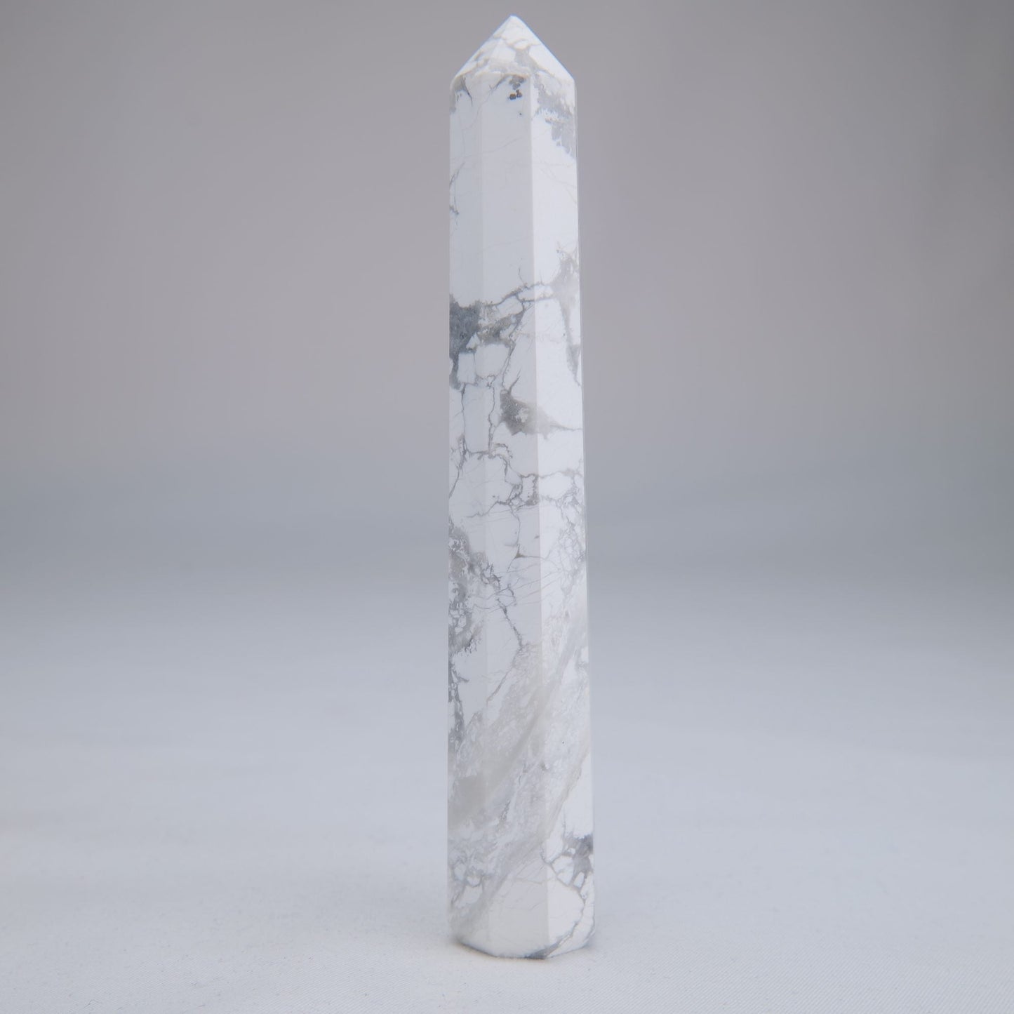 Howlite Point 120mm 79g - Luna Panther