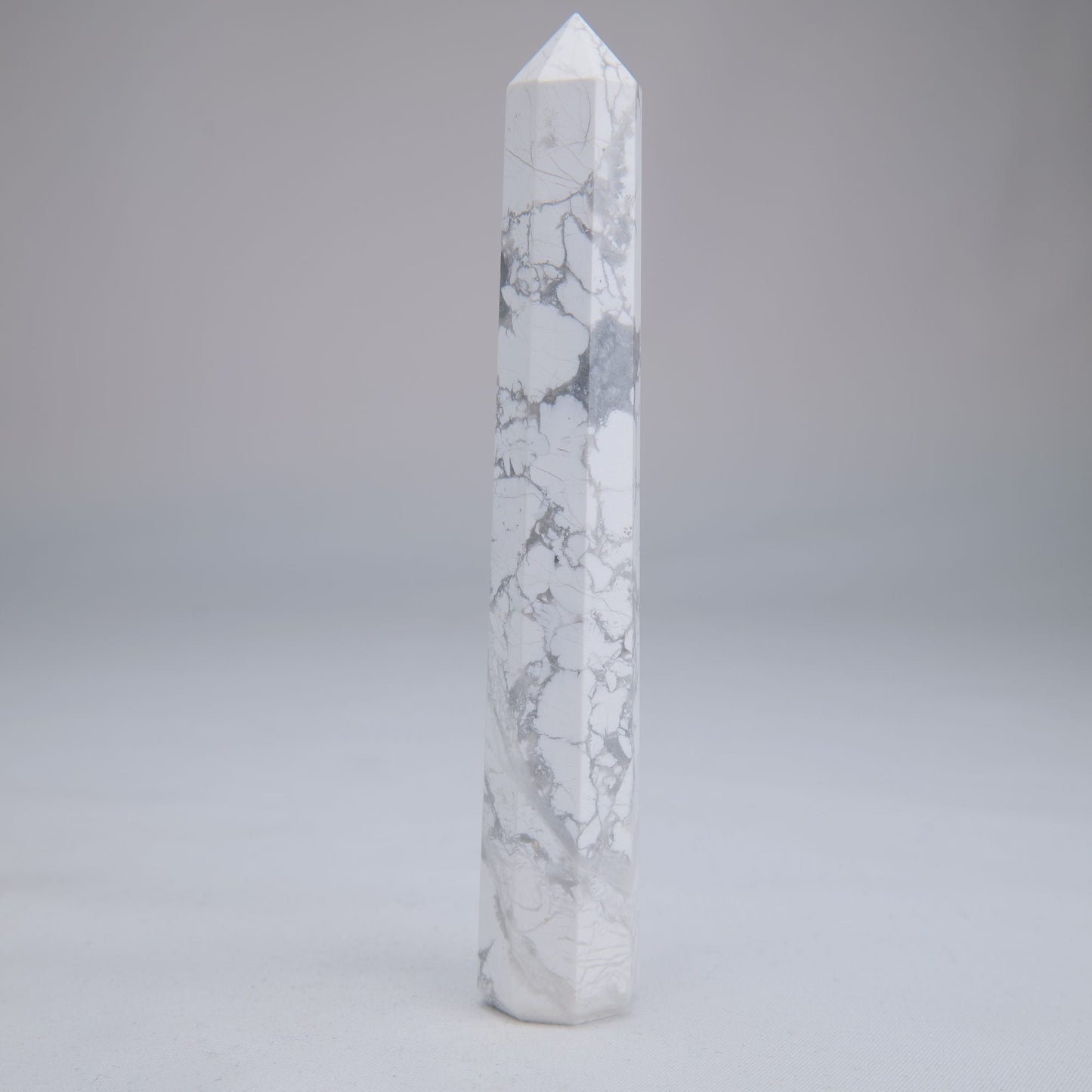 Howlite Point 120mm 79g - Luna Panther