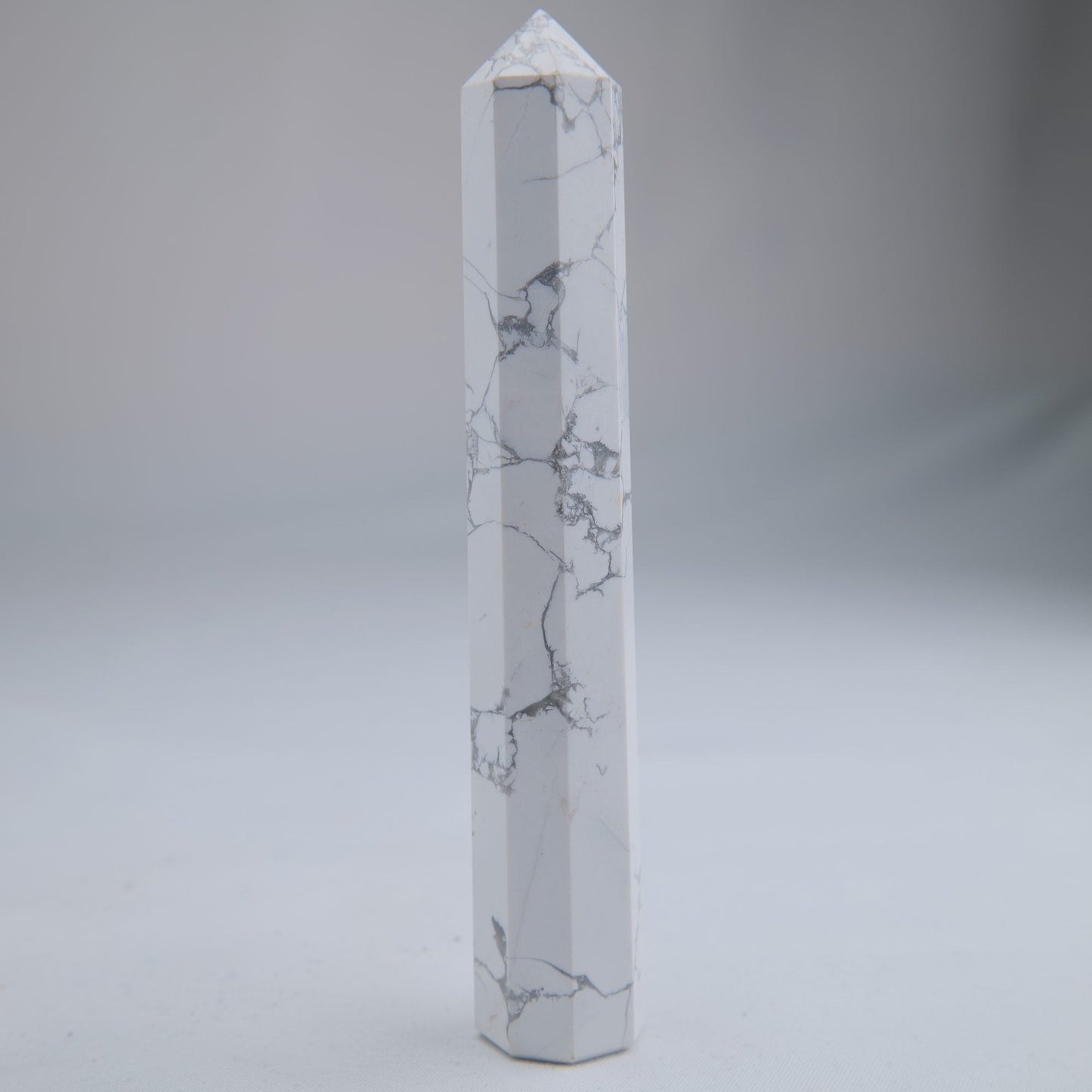Howlite Point 120mm 93g - Luna Panther