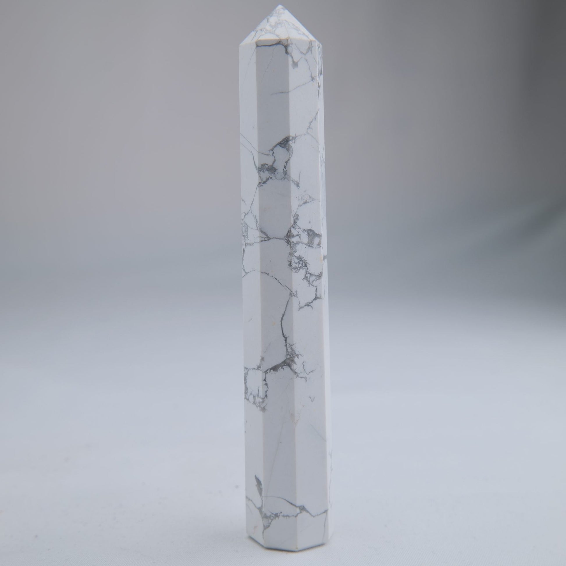 Howlite Point 120mm 93g - Luna Panther
