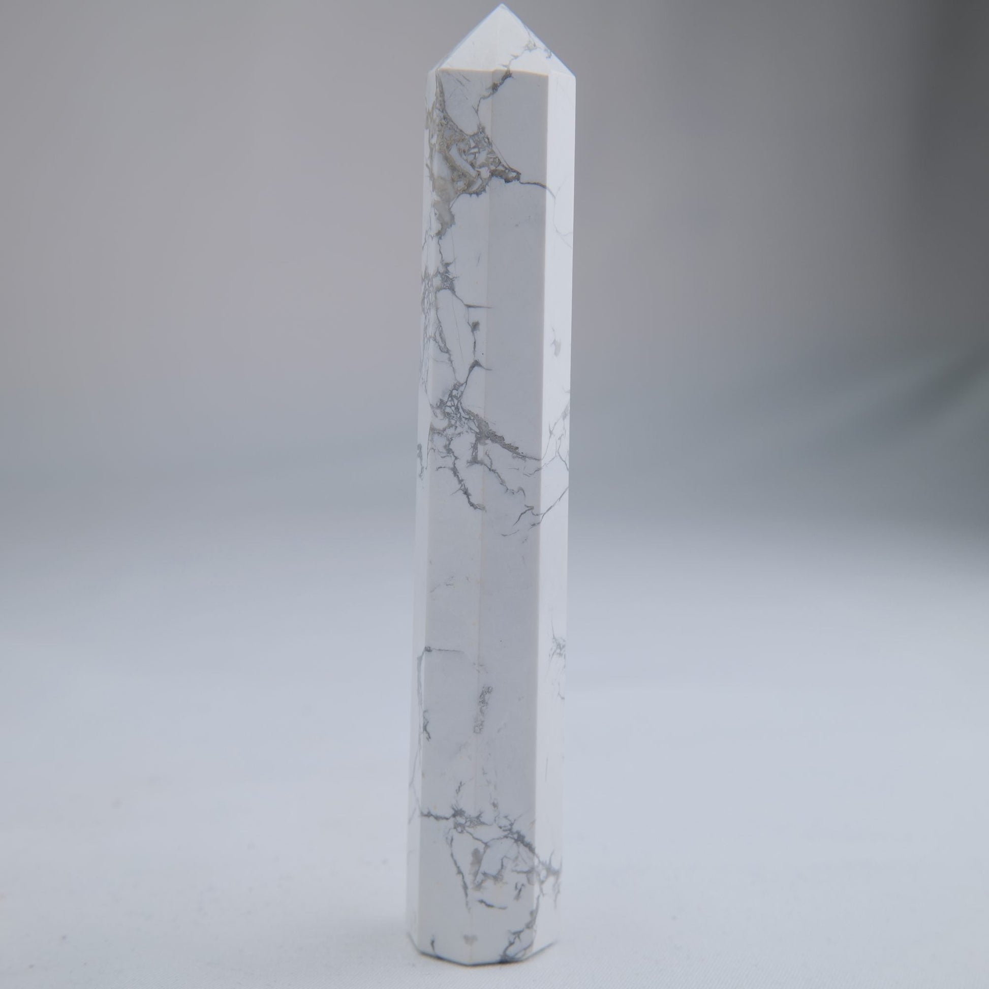 Howlite Point 120mm 93g - Luna Panther