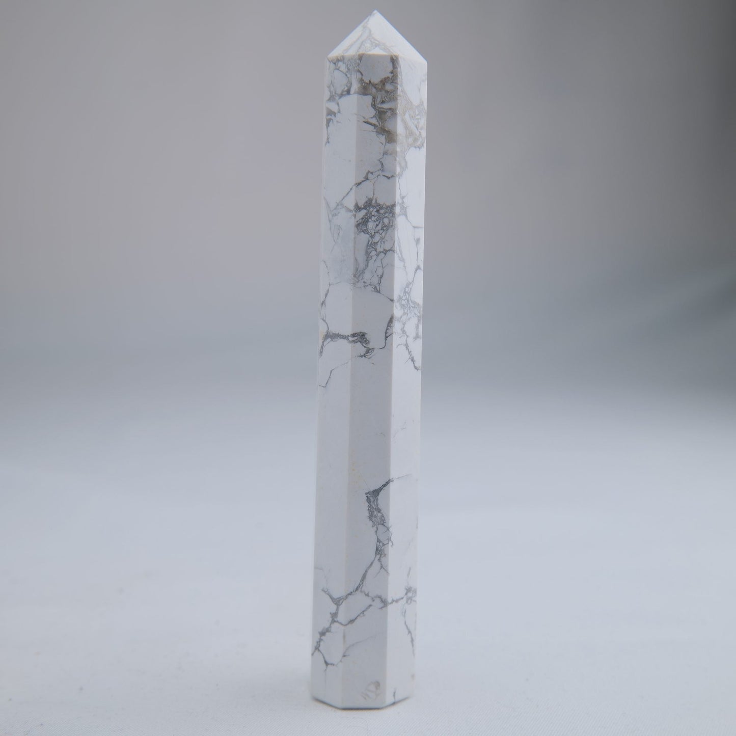 Howlite Point 120mm 93g - Luna Panther