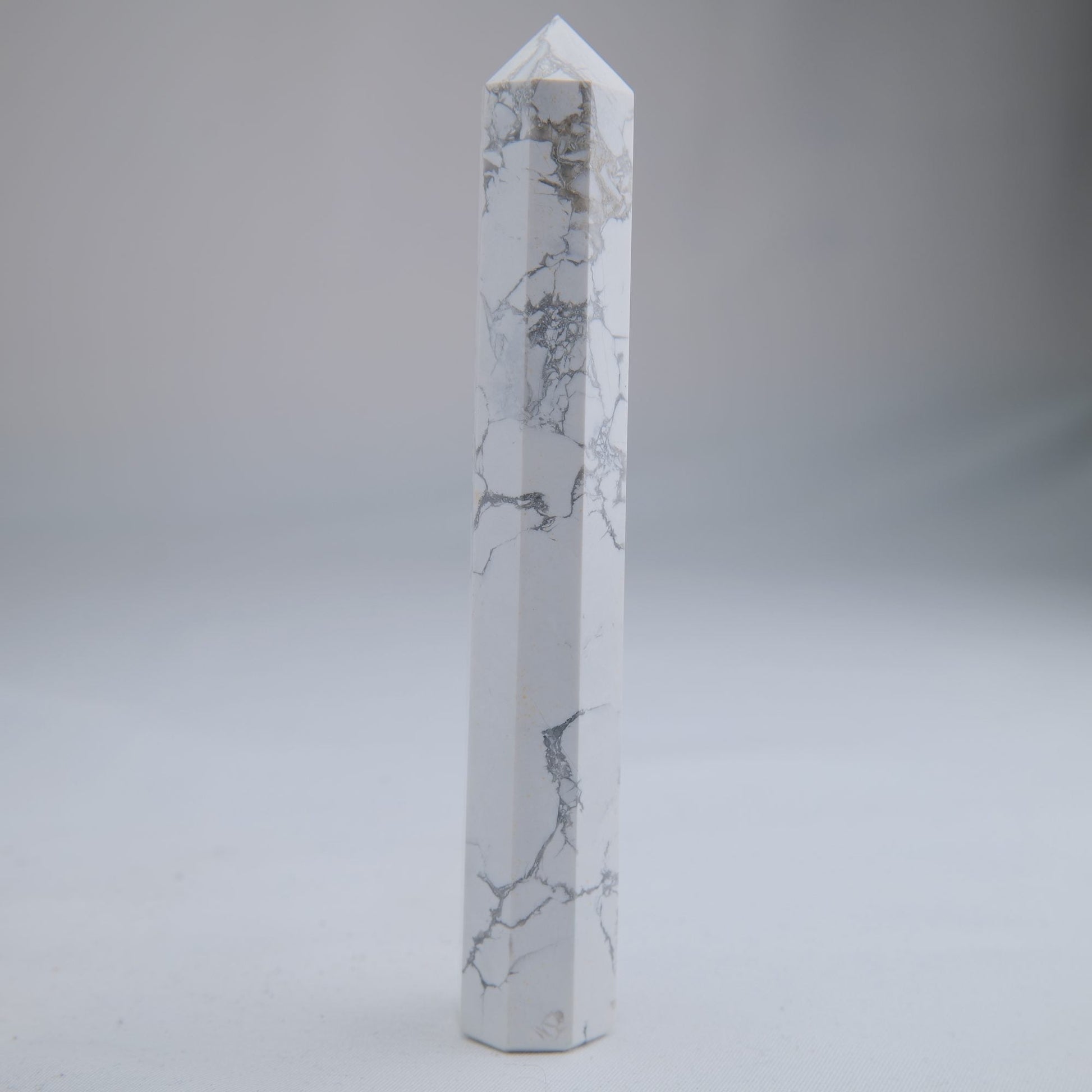 Howlite Point 120mm 93g - Luna Panther