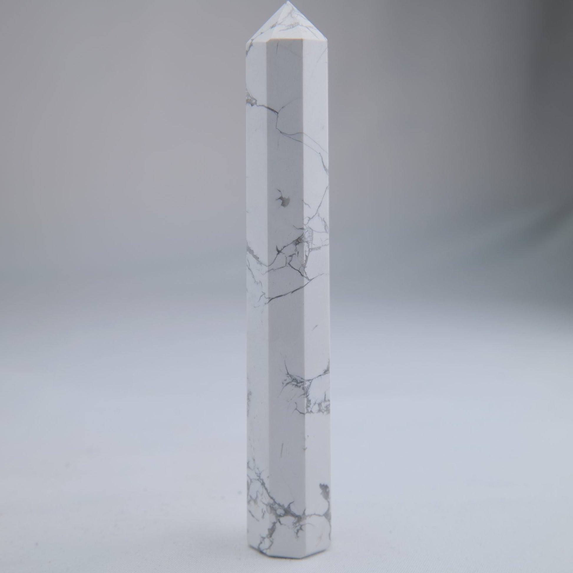 Howlite Point 120mm 93g - Luna Panther