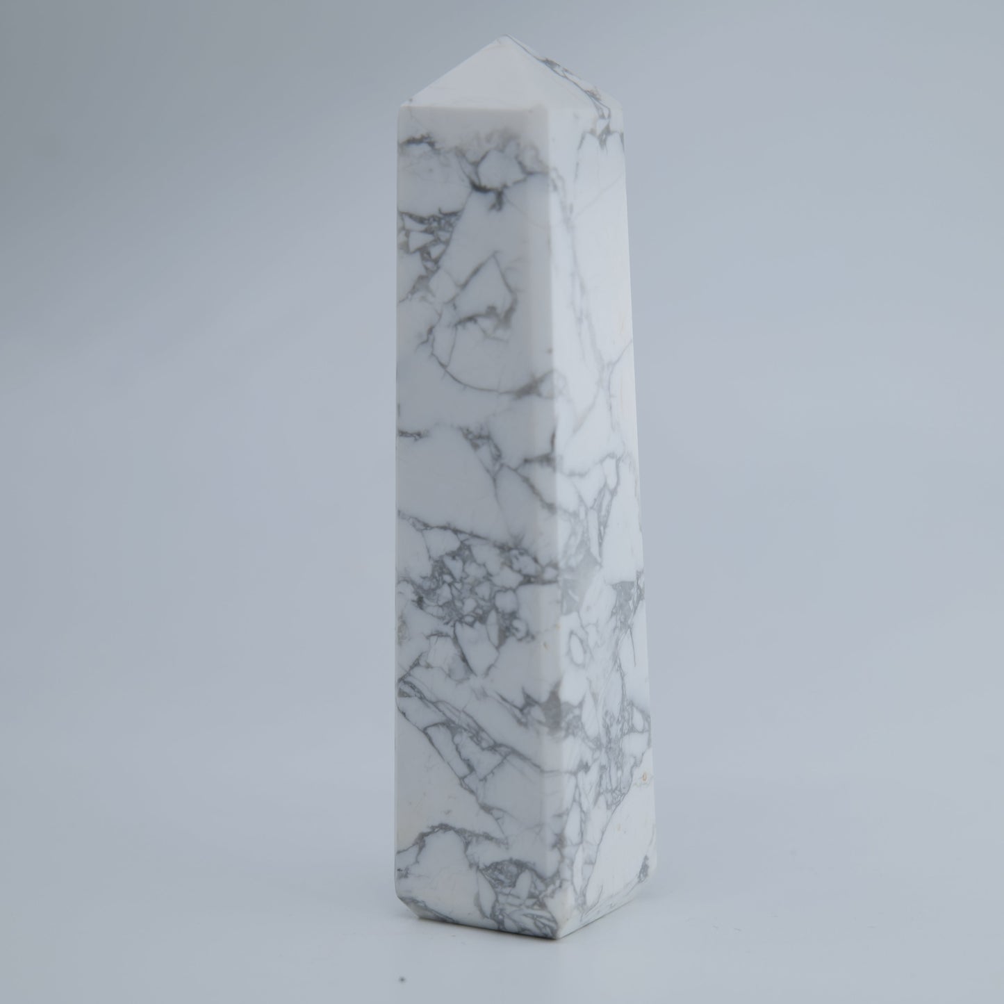 Howlite Tower 130g - Luna Panther