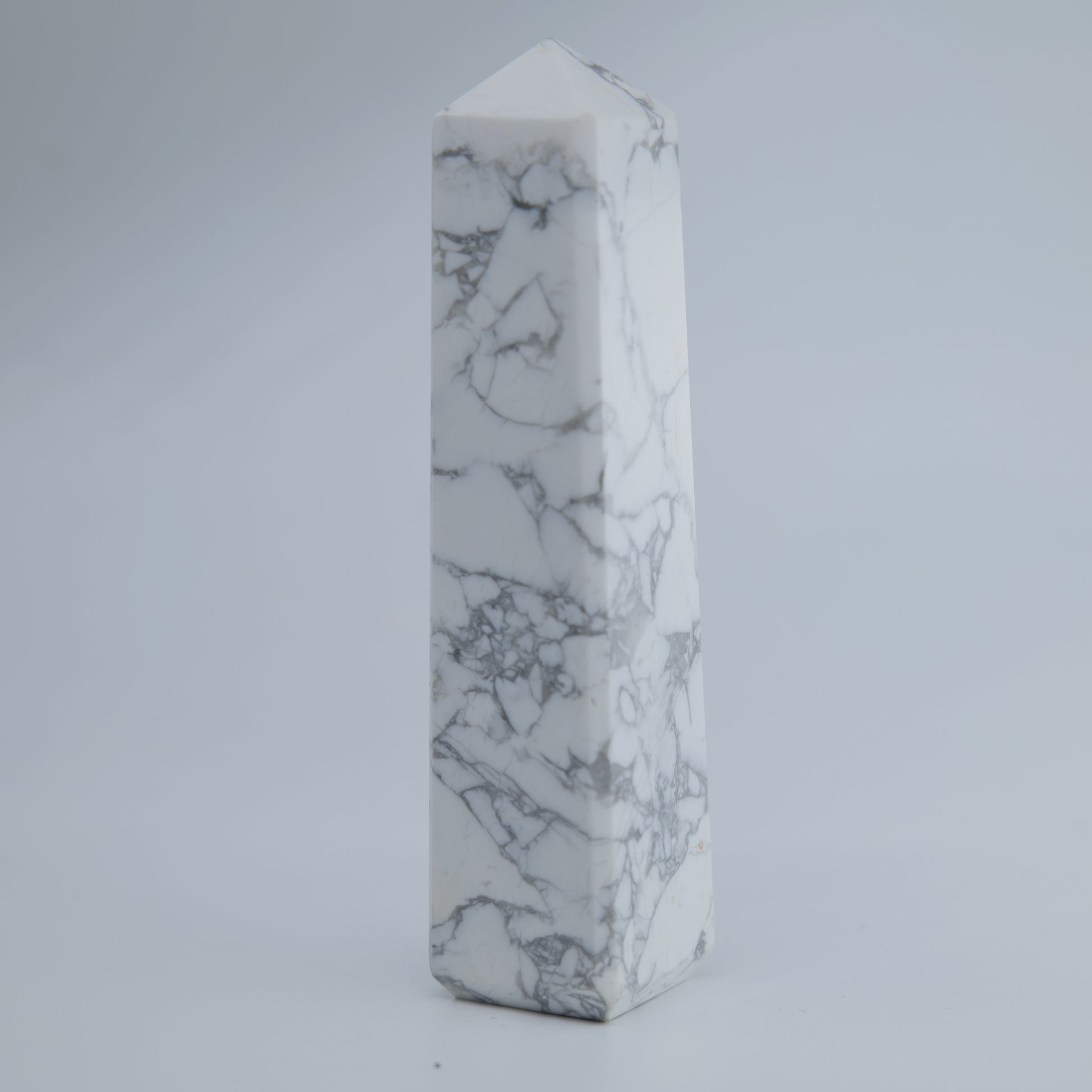 Howlite Tower 130g - Luna Panther