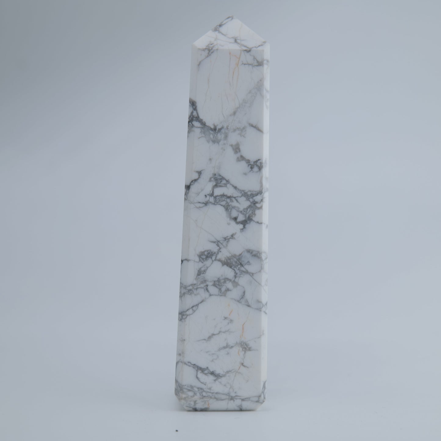 Howlite Tower 130g - Luna Panther