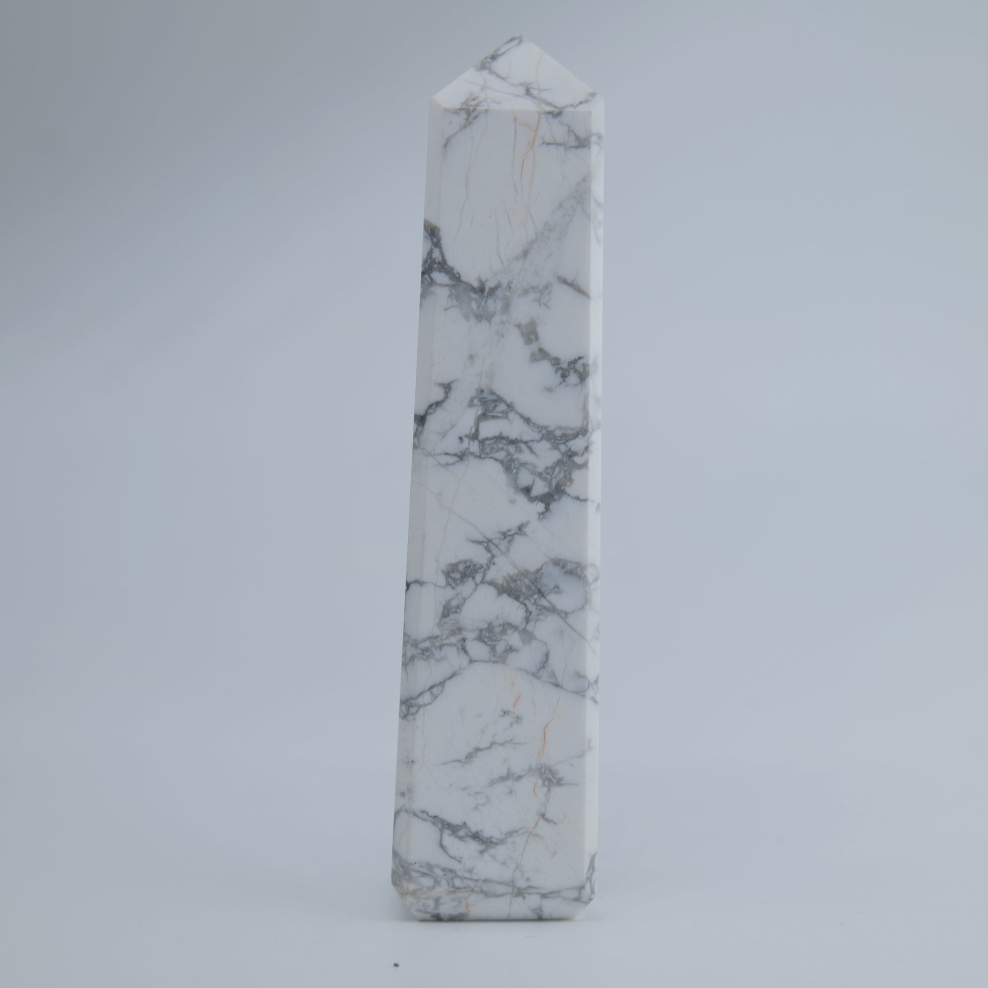 Howlite Tower 130g - Luna Panther