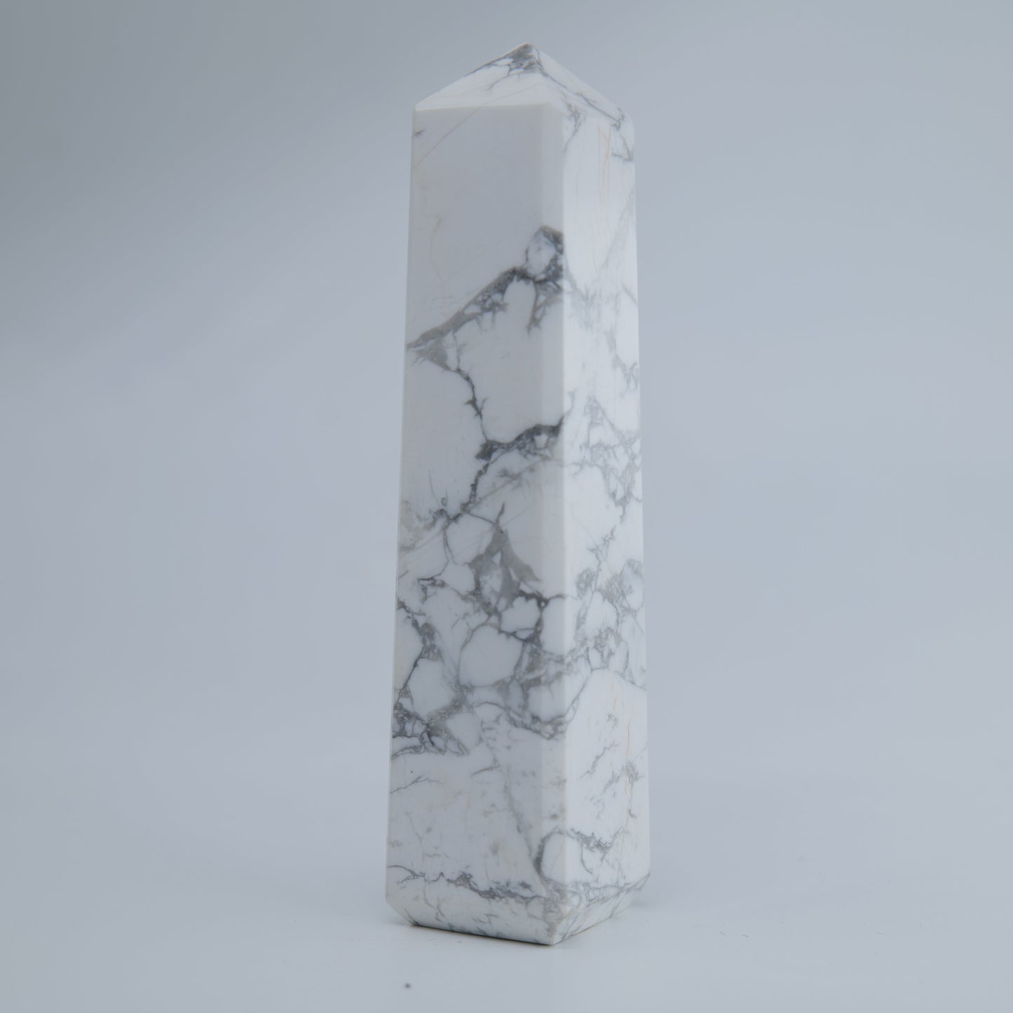 Howlite Tower 130g - Luna Panther