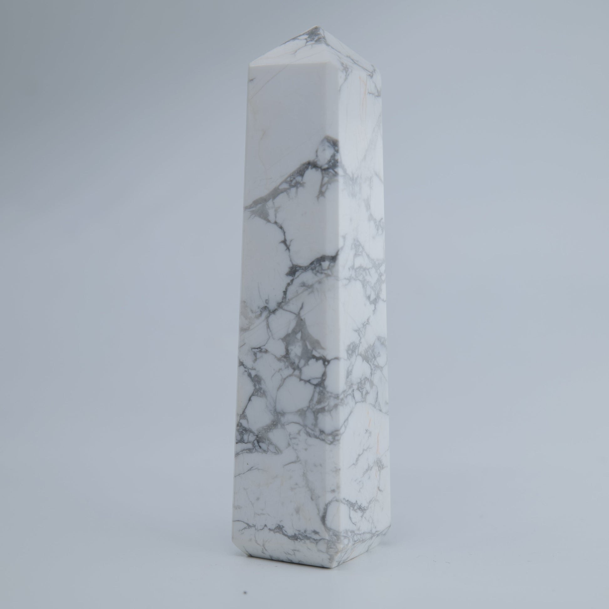 Howlite Tower 130g - Luna Panther