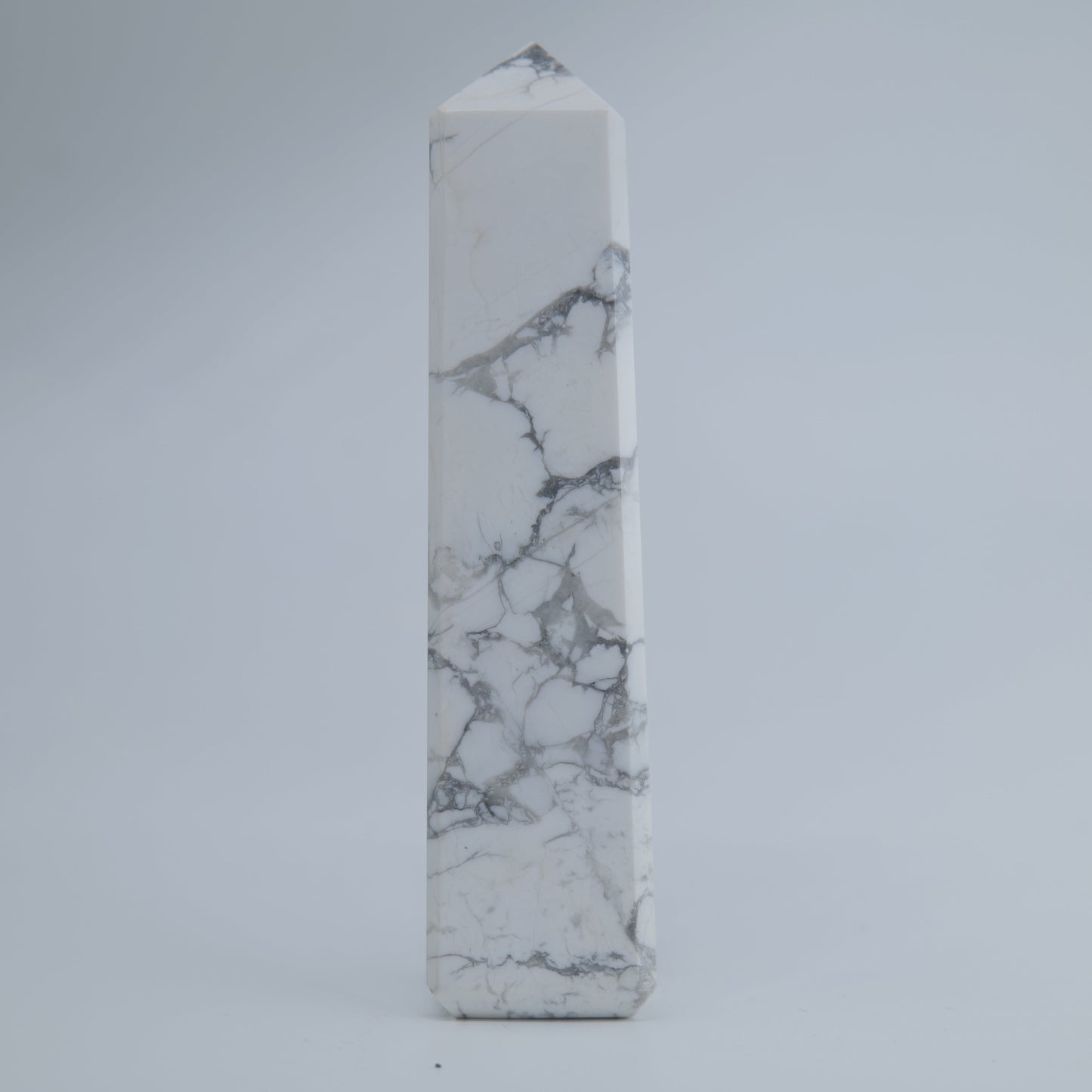 Howlite Tower 130g - Luna Panther