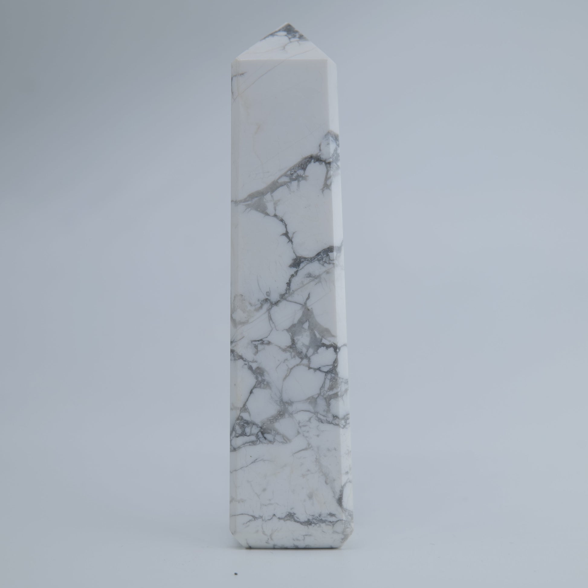 Howlite Tower 130g - Luna Panther