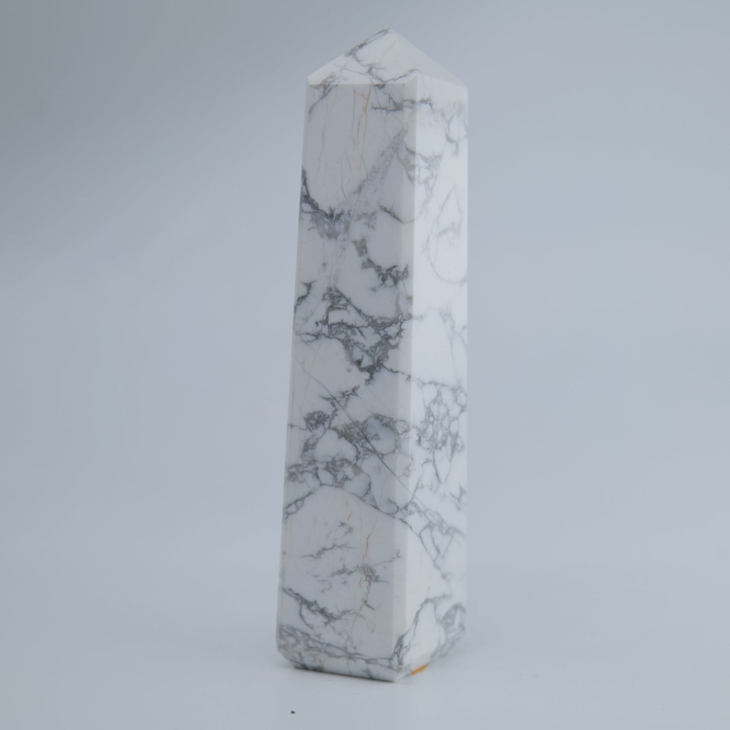 Howlite Tower 130g - Luna Panther