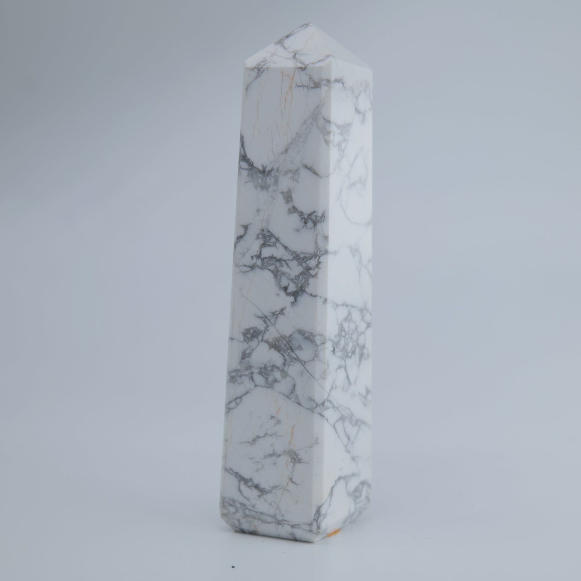 Howlite Tower 130g - Luna Panther