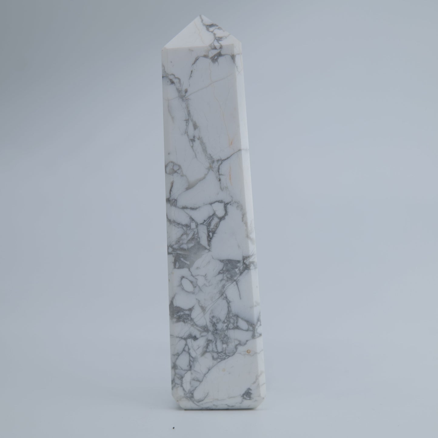Howlite Tower 130g - Luna Panther