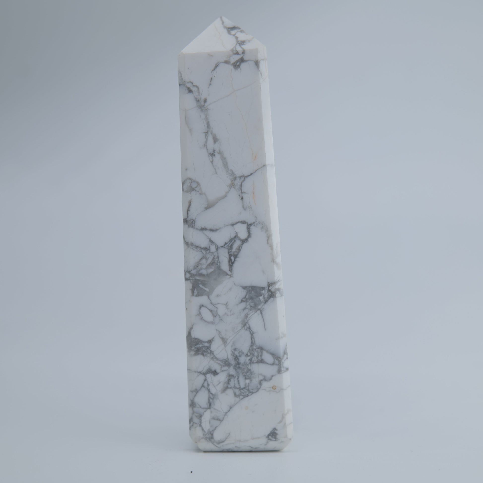 Howlite Tower 130g - Luna Panther