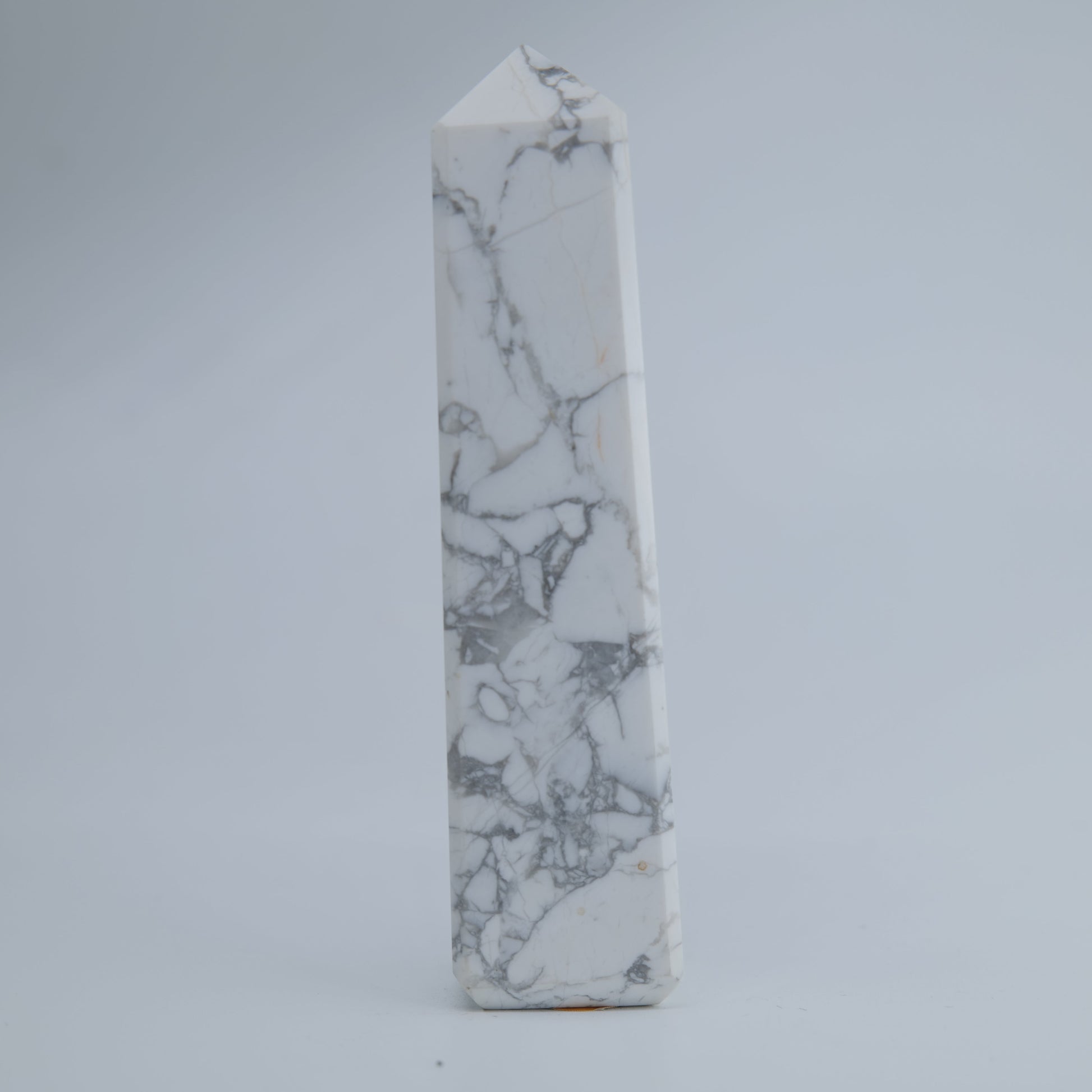 Howlite Tower 130g - Luna Panther