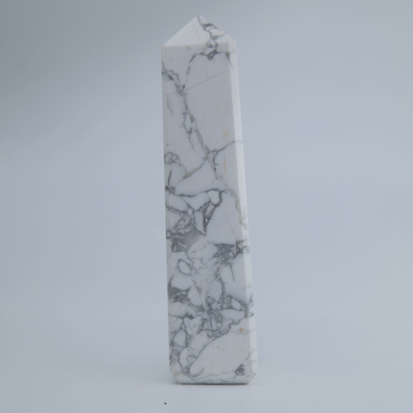 Howlite Tower 130g - Luna Panther