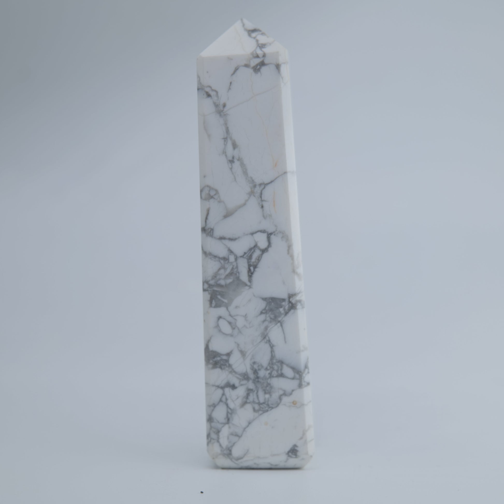 Howlite Tower 130g - Luna Panther