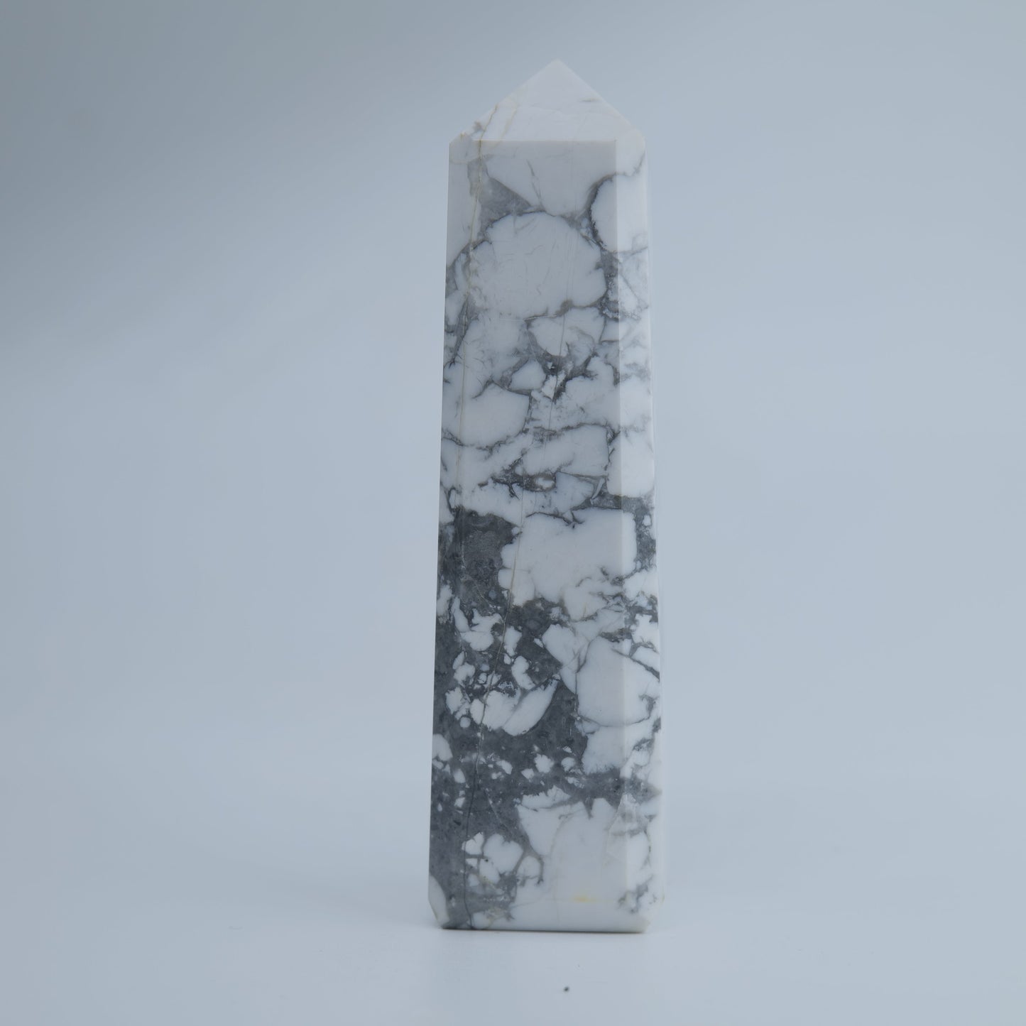 Howlite Tower 137g - Luna Panther