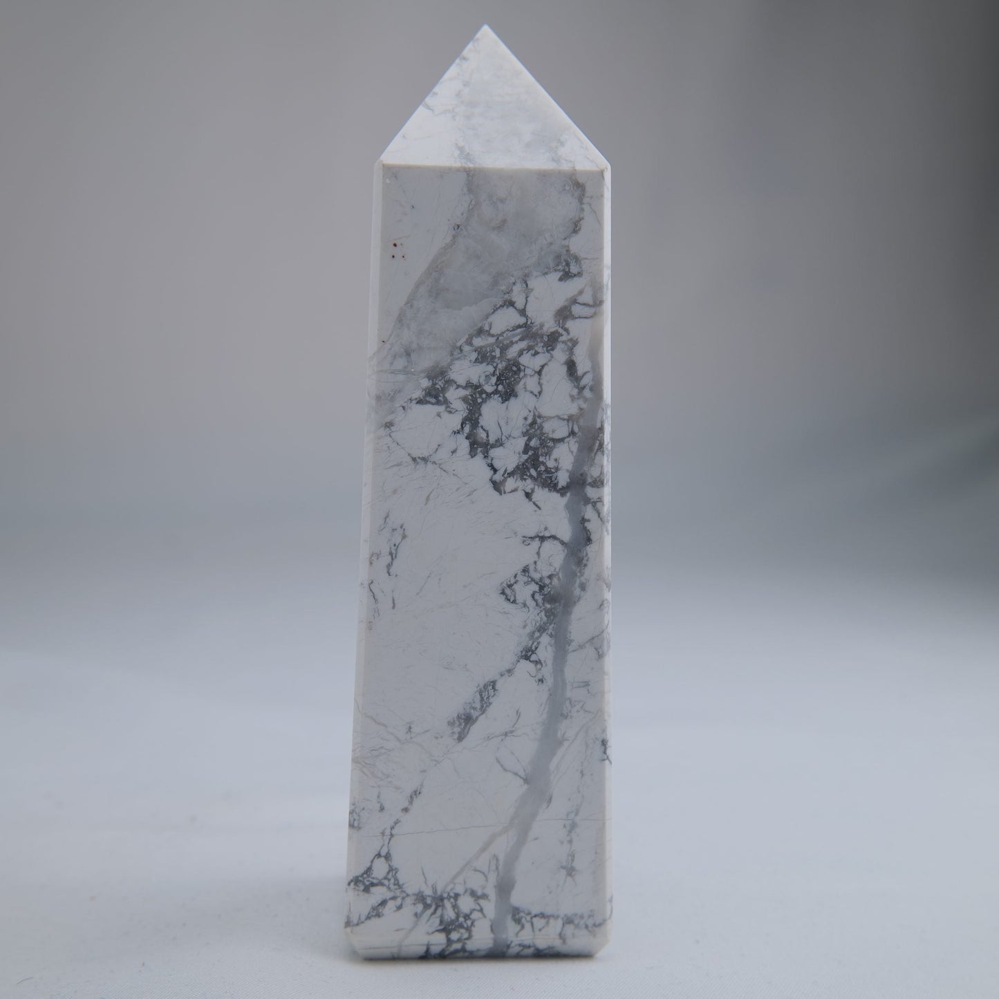 Howlite Tower 453g - Luna Panther