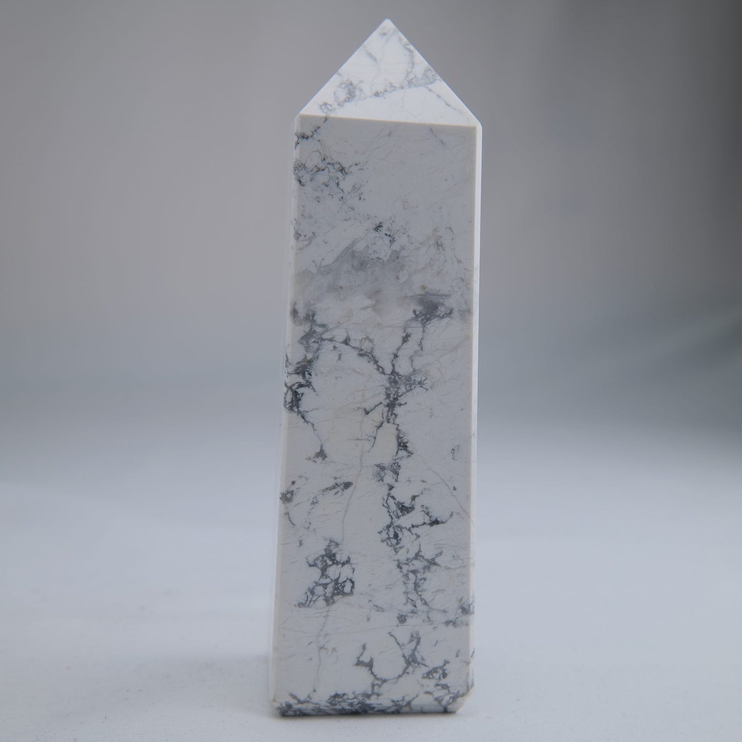 Howlite Tower 453g - Luna Panther