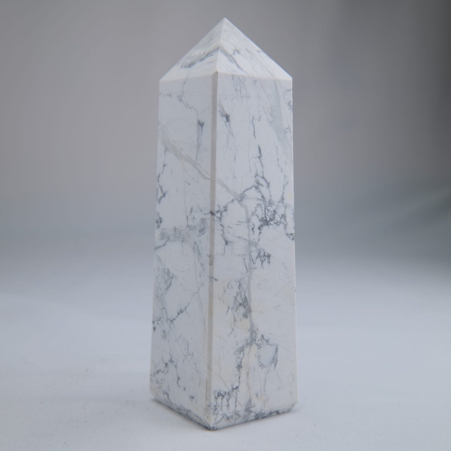 Howlite Tower 453g - Luna Panther