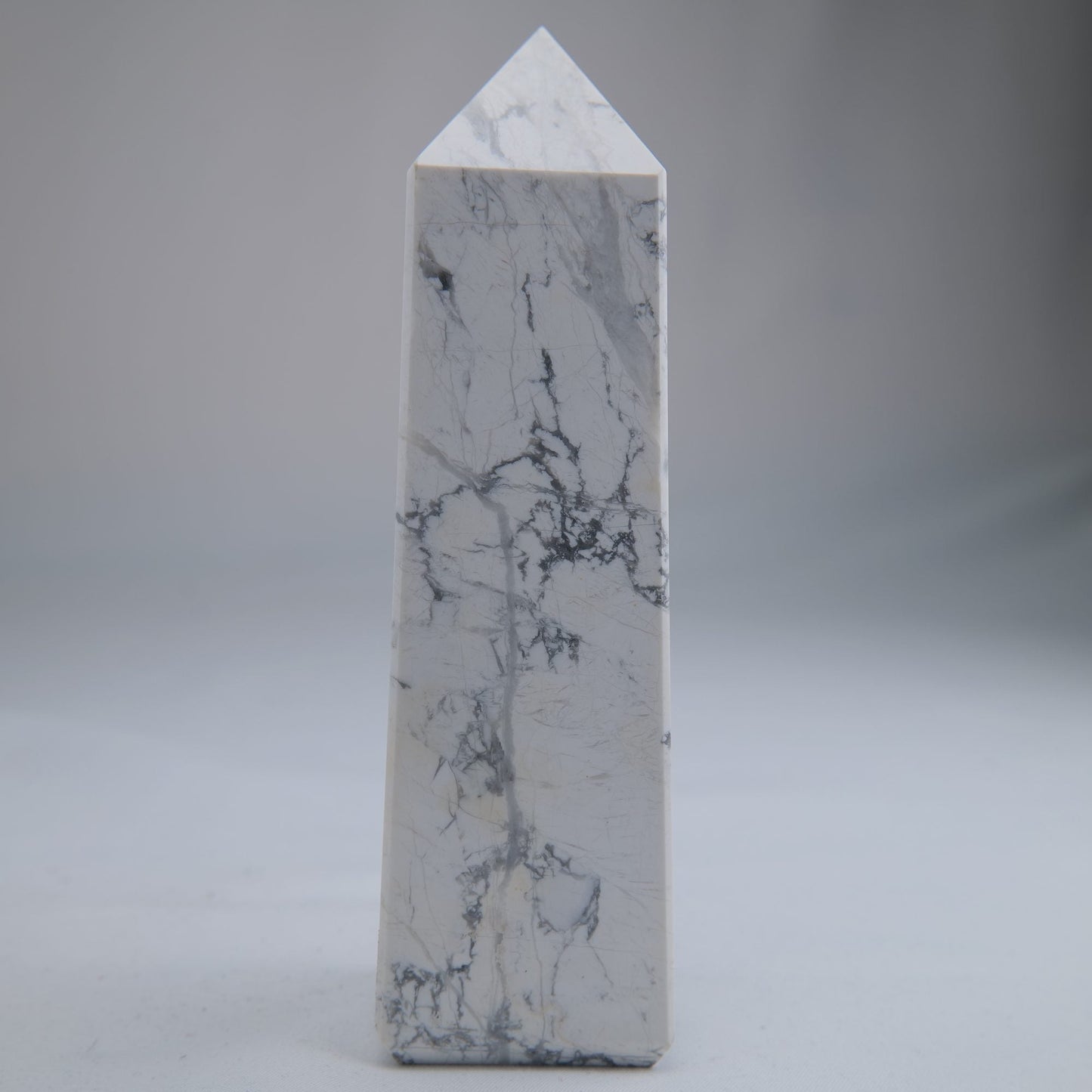 Howlite Tower 453g - Luna Panther